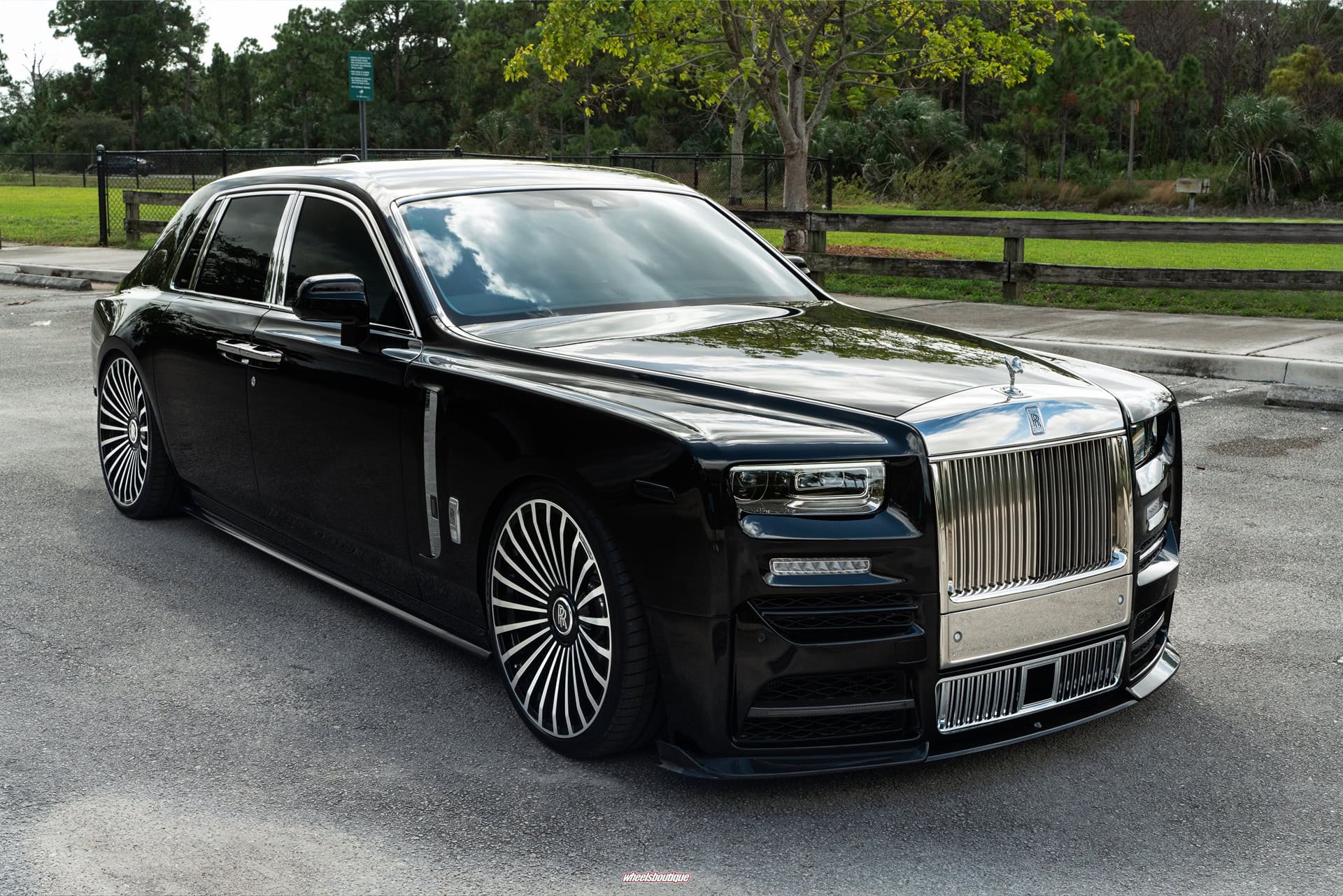 Photo 21 of Rolls-Royce Phantom EWB with Mansory Body Kit