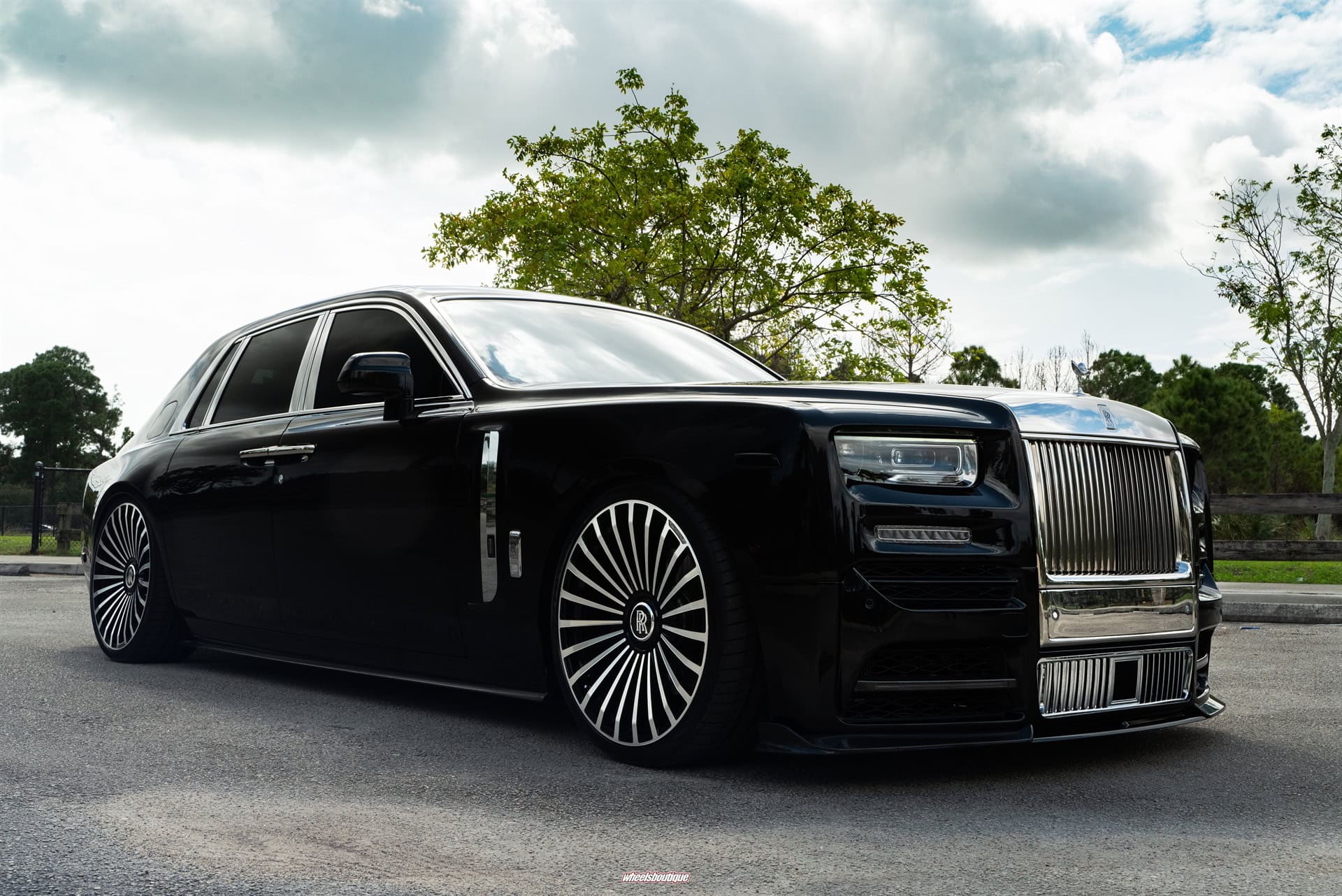 Photo 22 of Rolls-Royce Phantom EWB with Mansory Body Kit