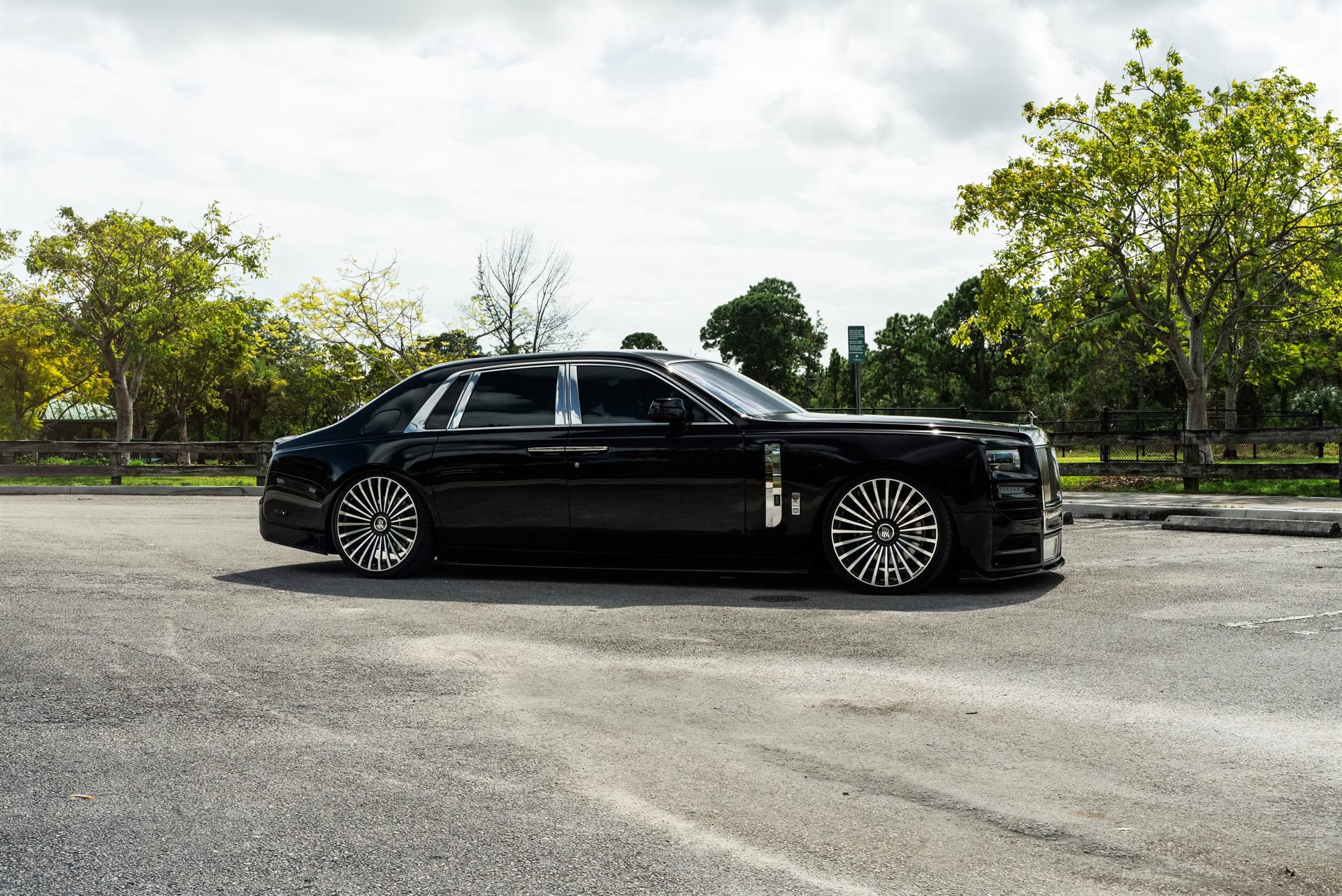 Photo 24 of Rolls-Royce Phantom EWB with Mansory Body Kit
