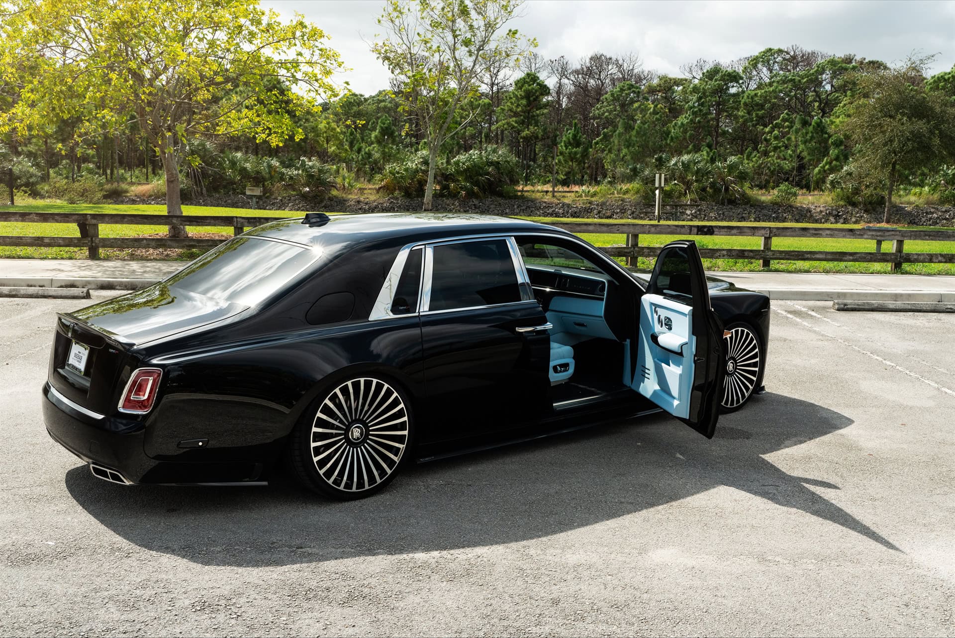 Photo 25 of Rolls-Royce Phantom EWB with Mansory Body Kit