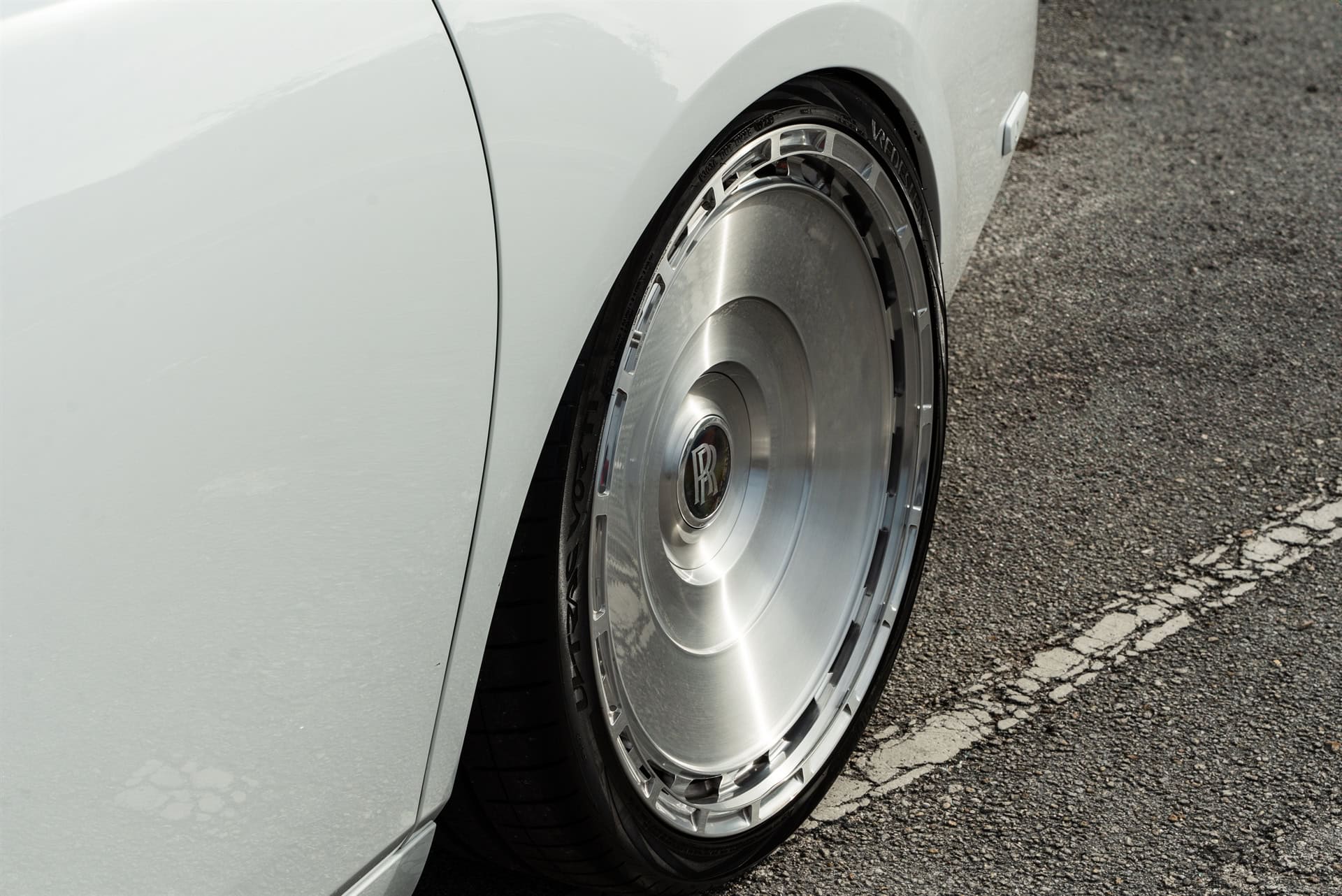 Photo 23 of Rolls-Royce Phantom II | English White | Novitec SP3 Wheels | Brushed Clear