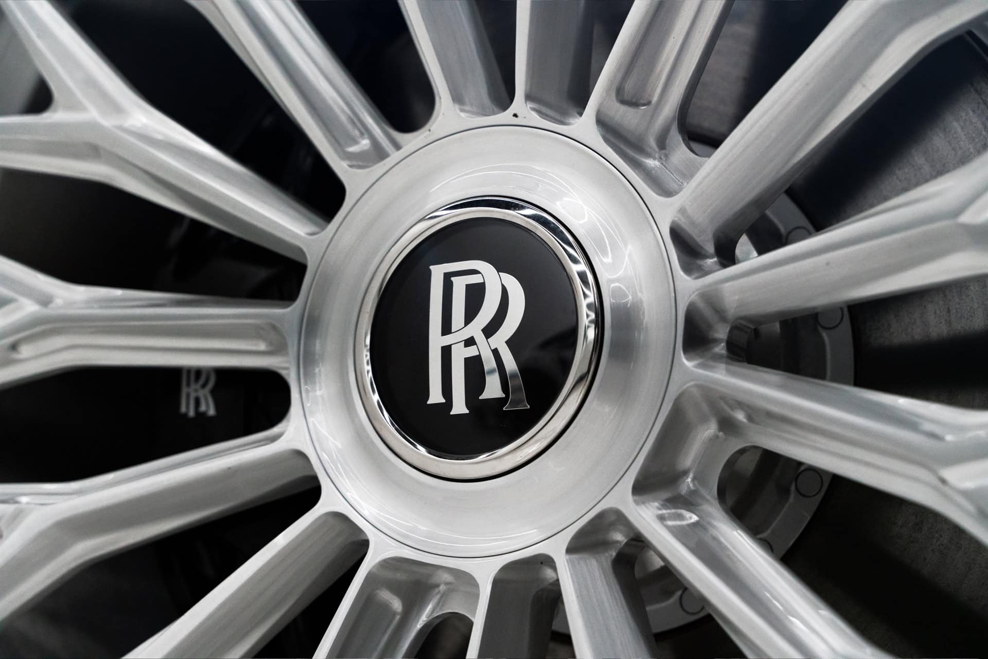 Rolls-Royce Spectre | Black Diamond | 1886 G-015 Wheels | Brushed Clear