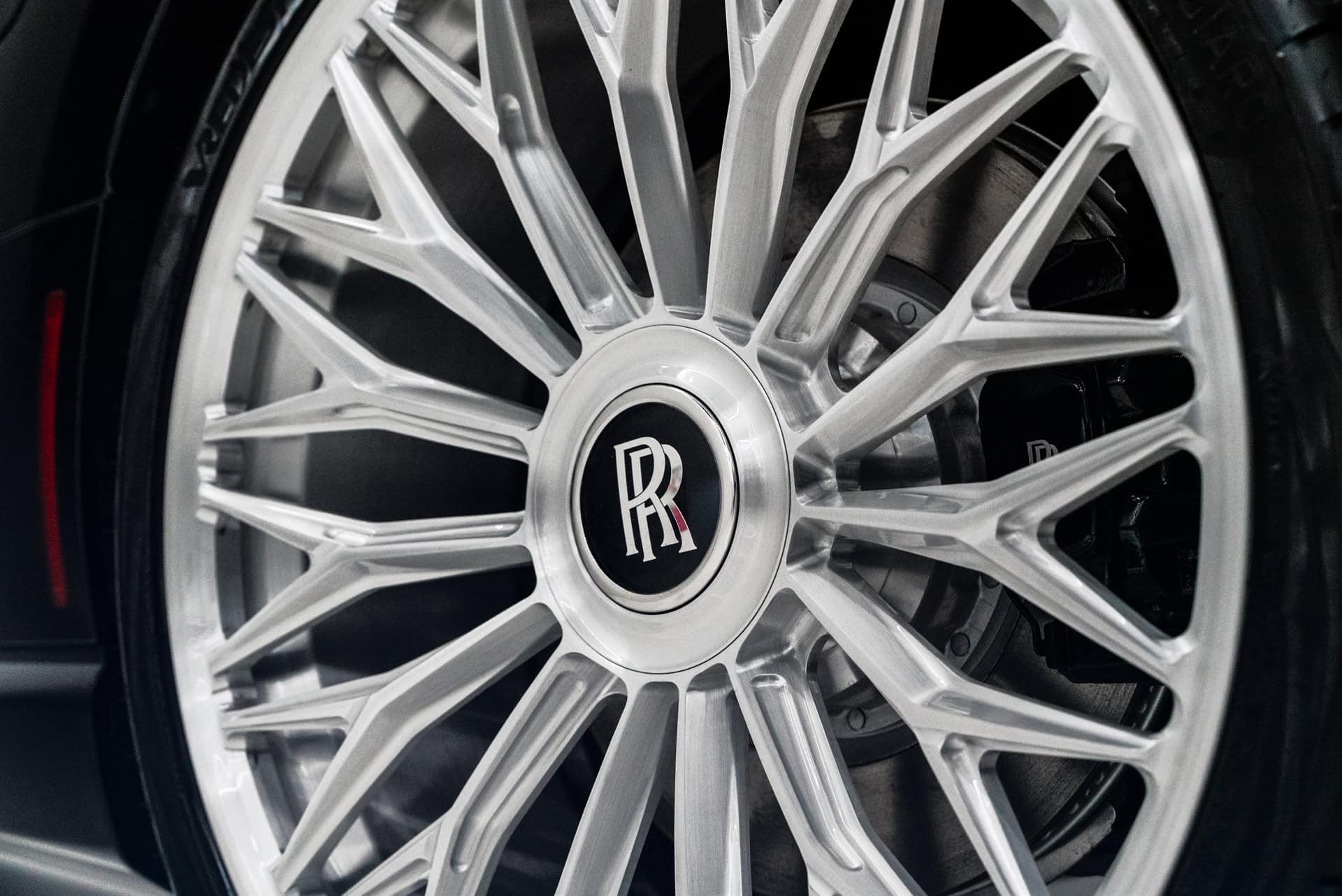 Rolls-Royce Spectre | Black Diamond | 1886 G-015 Wheels | Brushed Clear