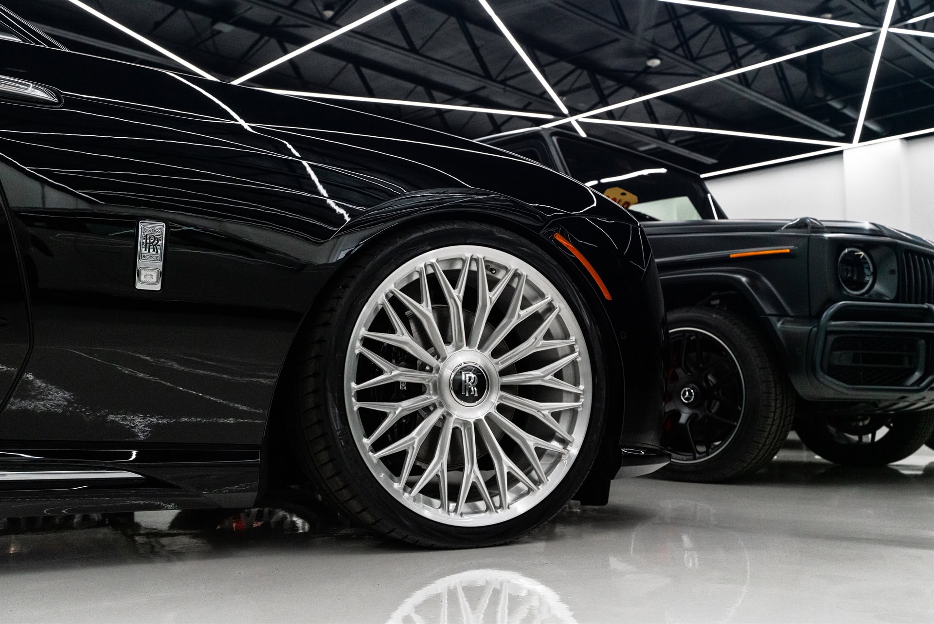 Rolls-Royce Spectre | Black Diamond | 1886 G-015 Wheels | Brushed Clear