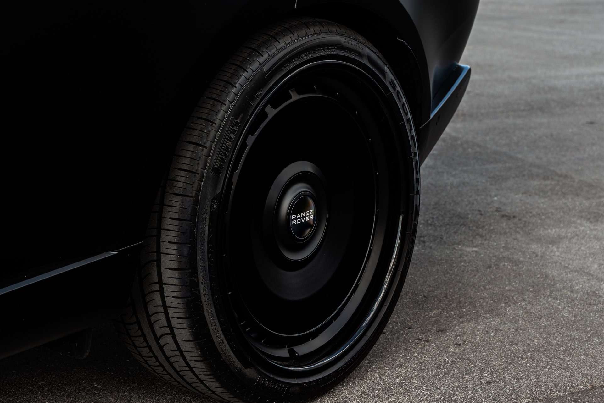 Land Rover Range Rover HSE | Obsidian Black | Avant Garde AGL78 Wheels | Satin Black