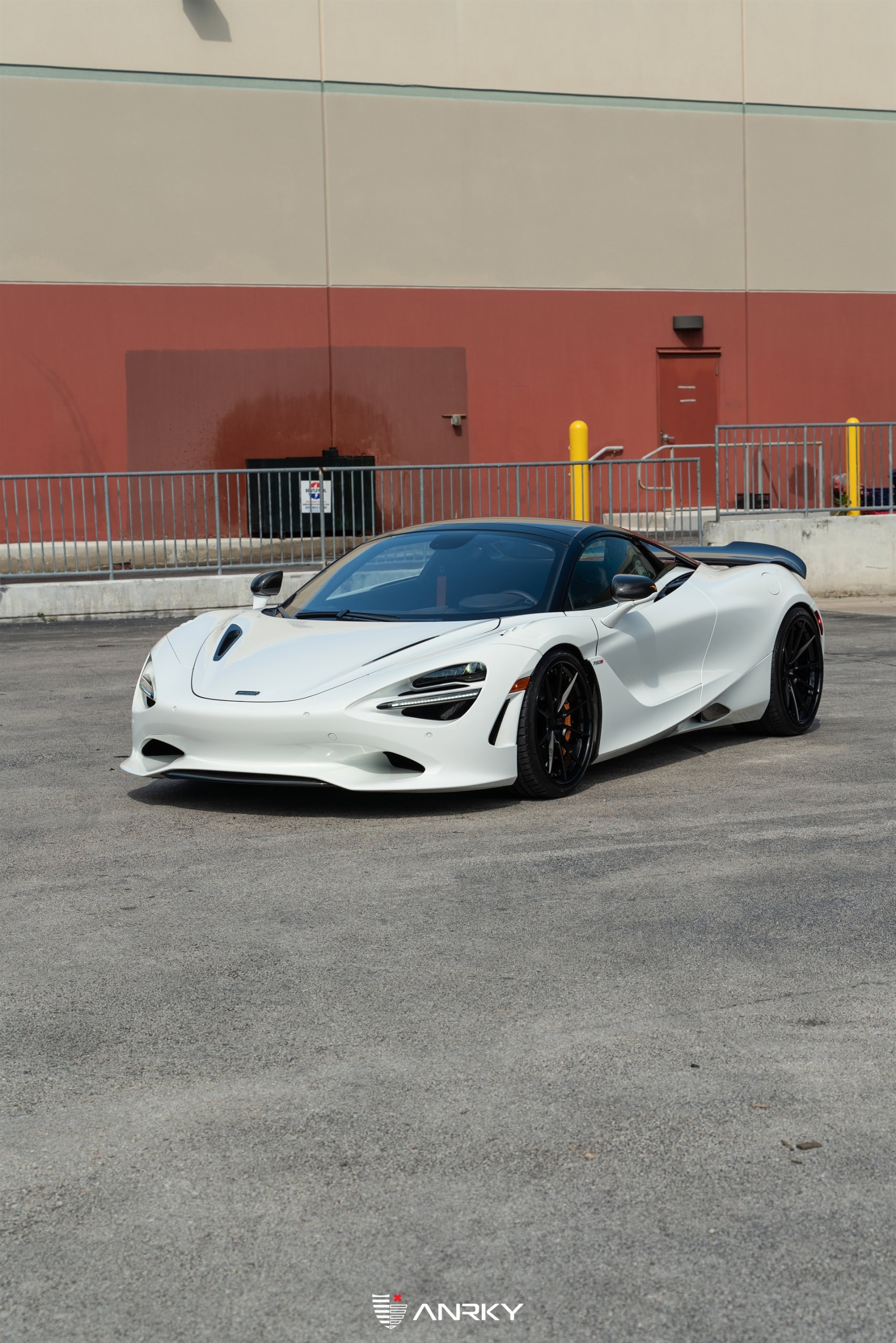 McLaren 750s – AN38 SeriesTHREE
