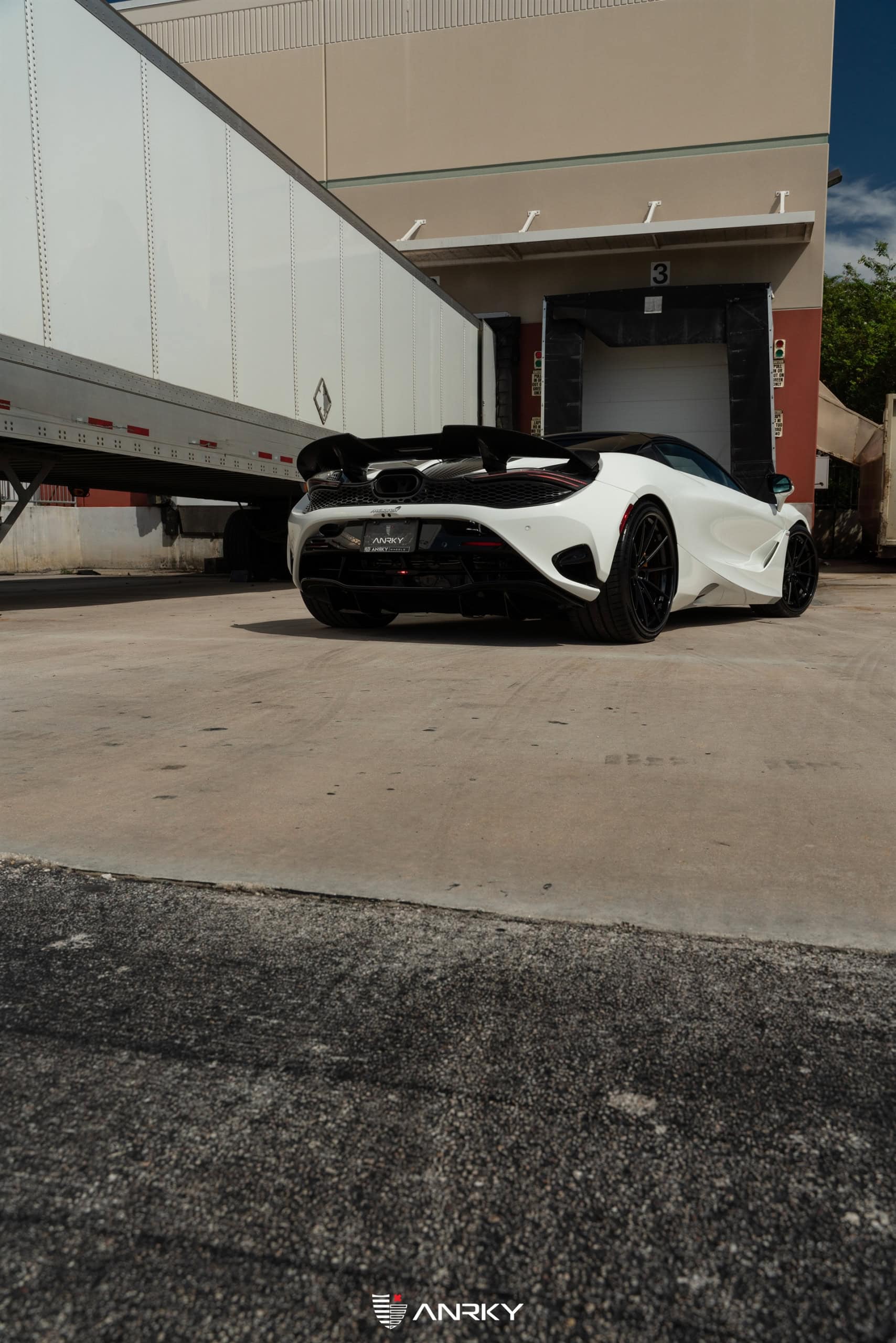 McLaren 750s – AN38 SeriesTHREE