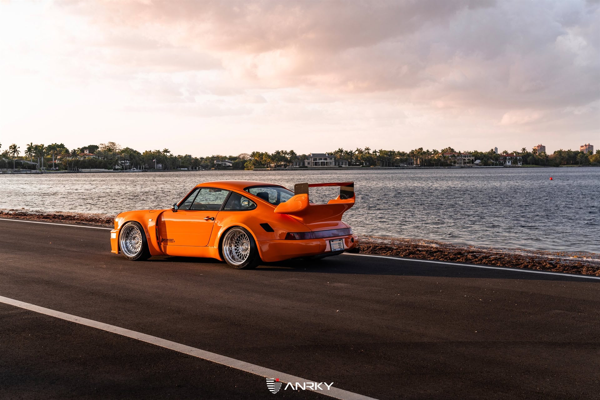 Sunburst USA 964 Porsche 911 – RETROSeries Classic – RS7+Aerosport