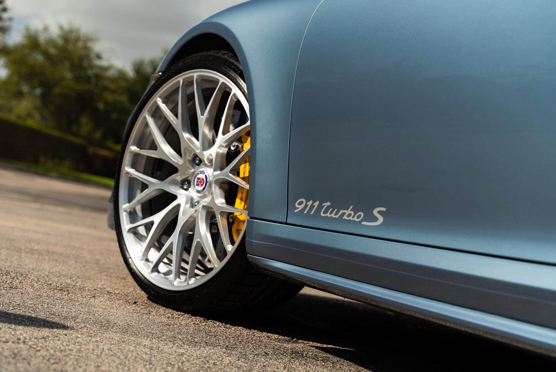 Porsche 991 Turbo S | Ice Blue Metallic | on HRE 520M | Brushed Clear