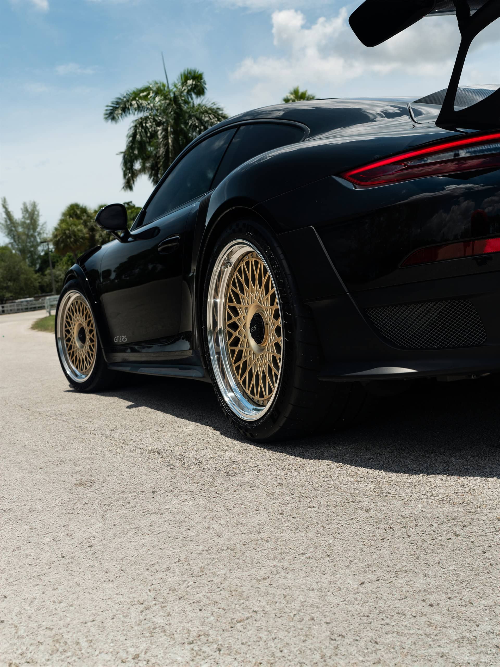 Porsche 991 GT2 RS | Black | On HRE 501 FMR | Frozen Polished Gold
