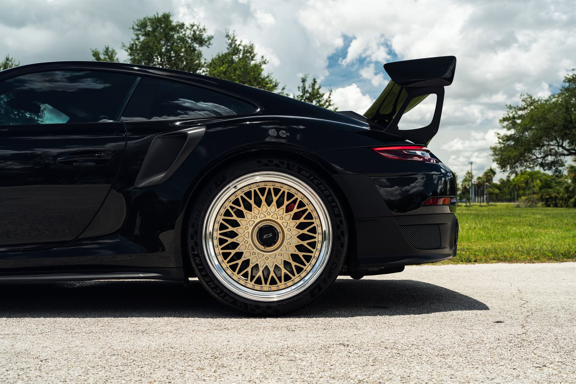 Photo 21 of Porsche 991 GT2 RS | Black | On HRE 501 FMR | Frozen Polished Gold