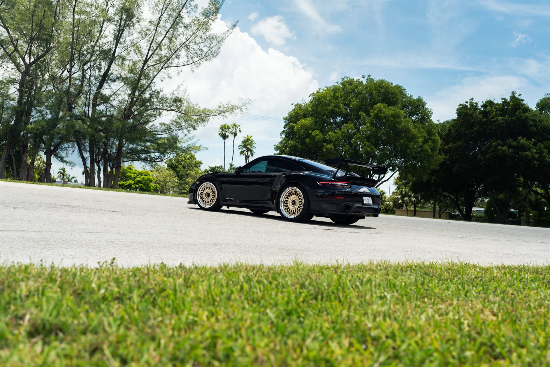 Photo 23 of Porsche 991 GT2 RS | Black | On HRE 501 FMR | Frozen Polished Gold
