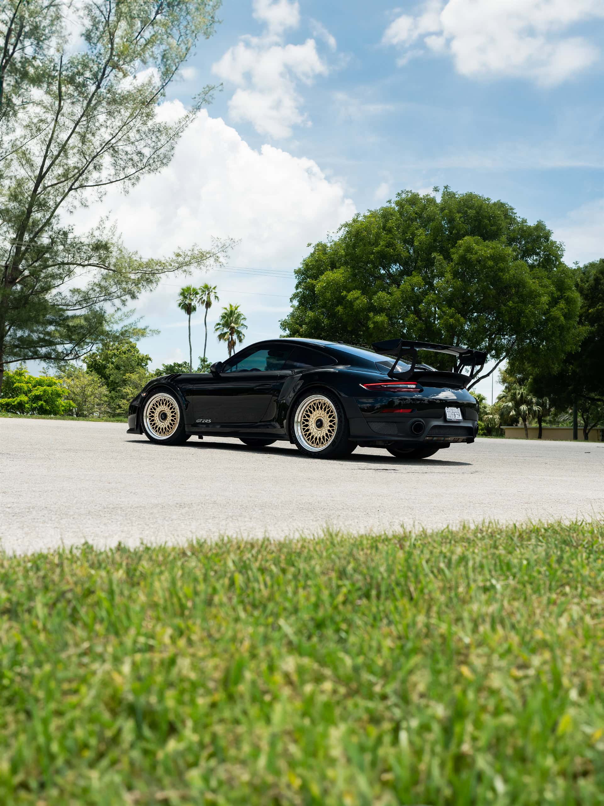 Photo 24 of Porsche 991 GT2 RS | Black | On HRE 501 FMR | Frozen Polished Gold