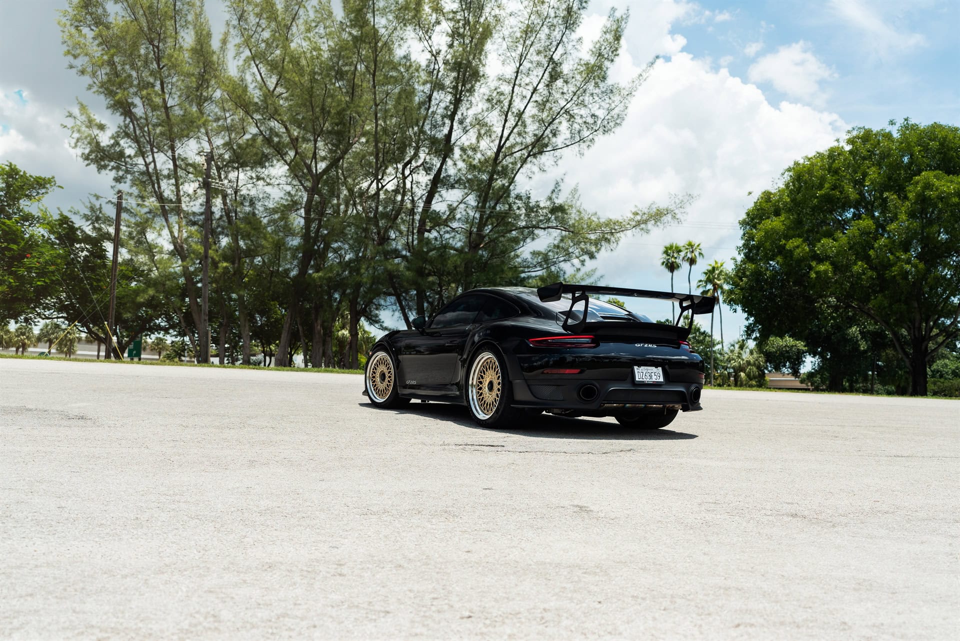 Photo 25 of Porsche 991 GT2 RS | Black | On HRE 501 FMR | Frozen Polished Gold