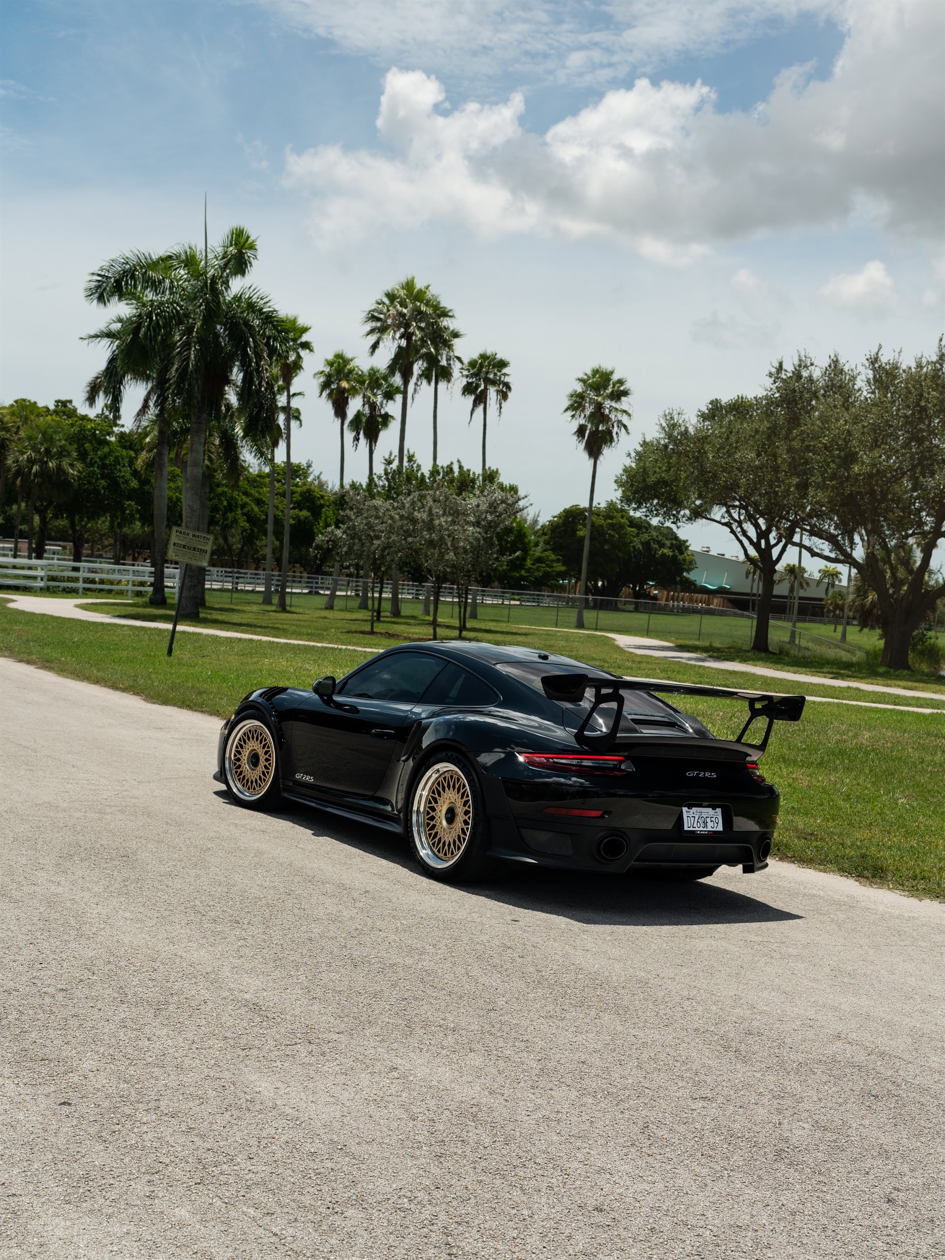 Porsche 991 GT2 RS | Black | On HRE 501 FMR | Frozen Polished Gold