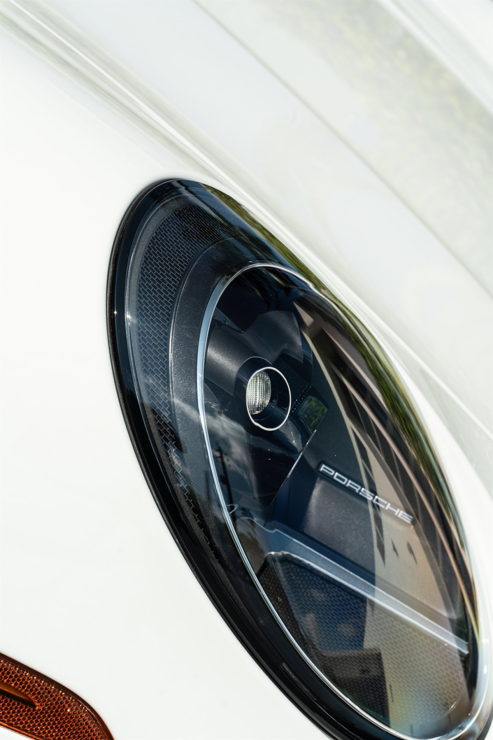 Porsche 992 Carrera S | Carrera White | on HRE 520 FMR | Brushed Clear