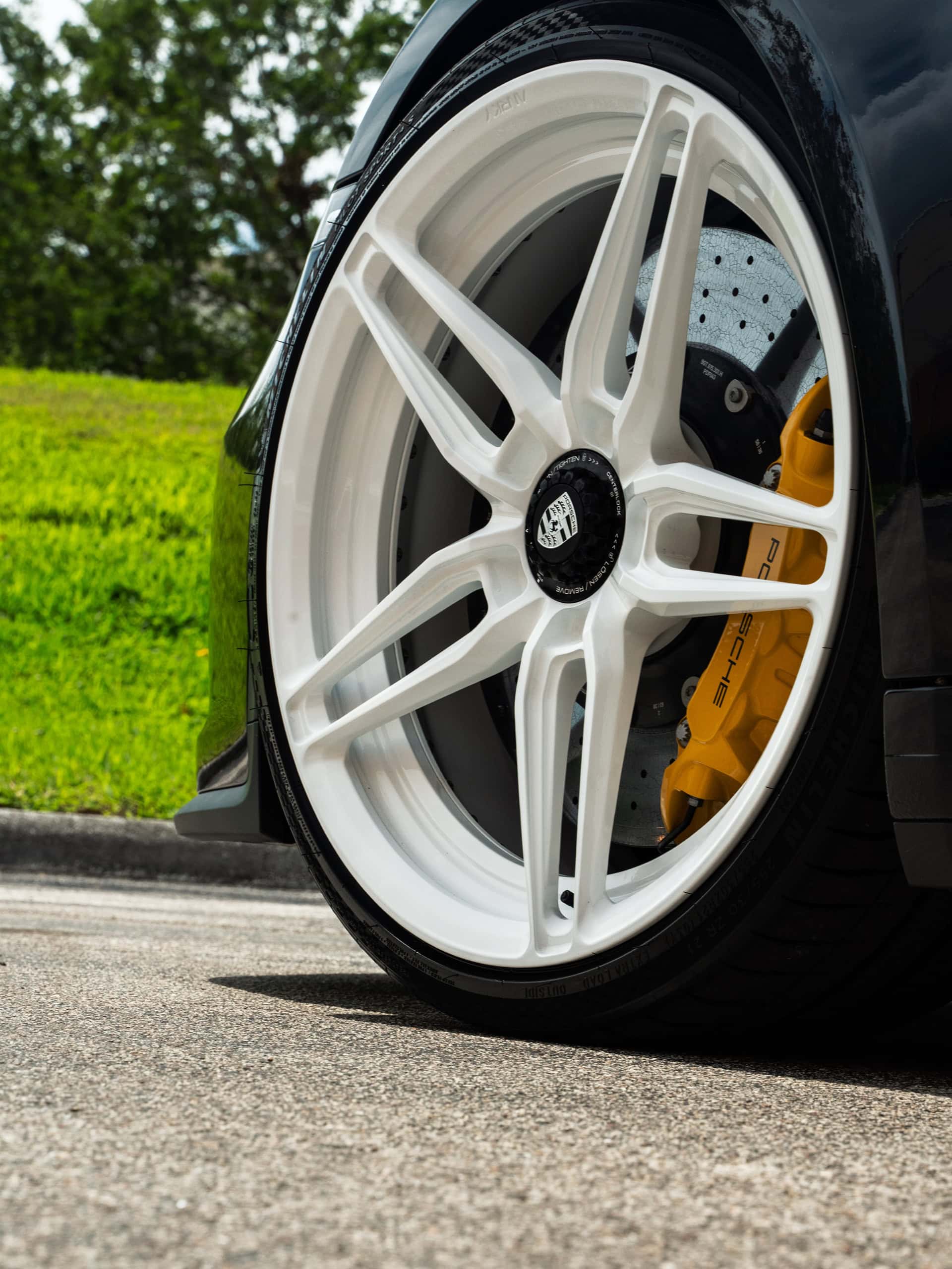 Porsche 992 GT3 Touring | Black | on ANRKY AN27 | Gloss White