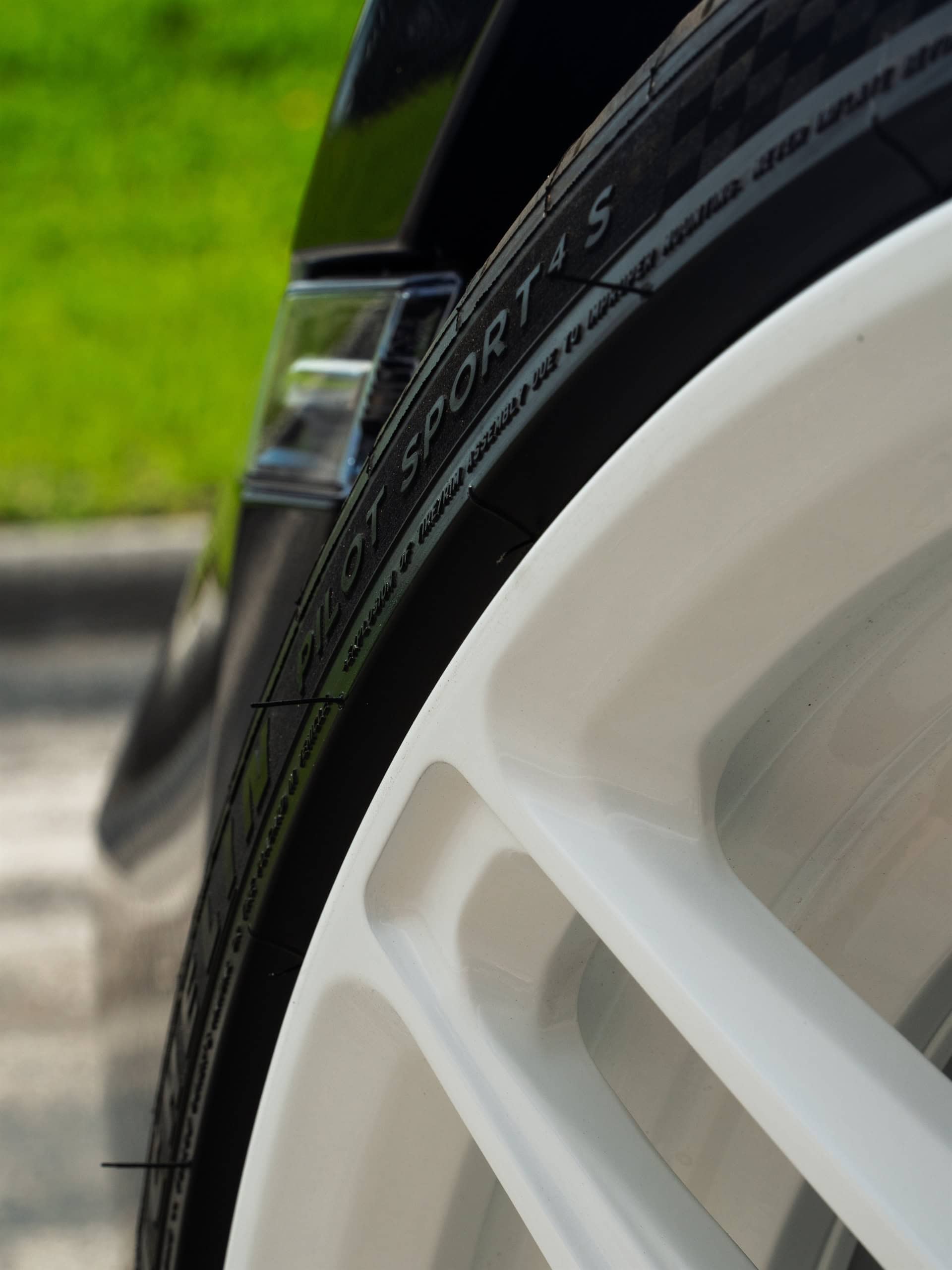 Porsche 992 GT3 Touring | Black | on ANRKY AN27 | Gloss White