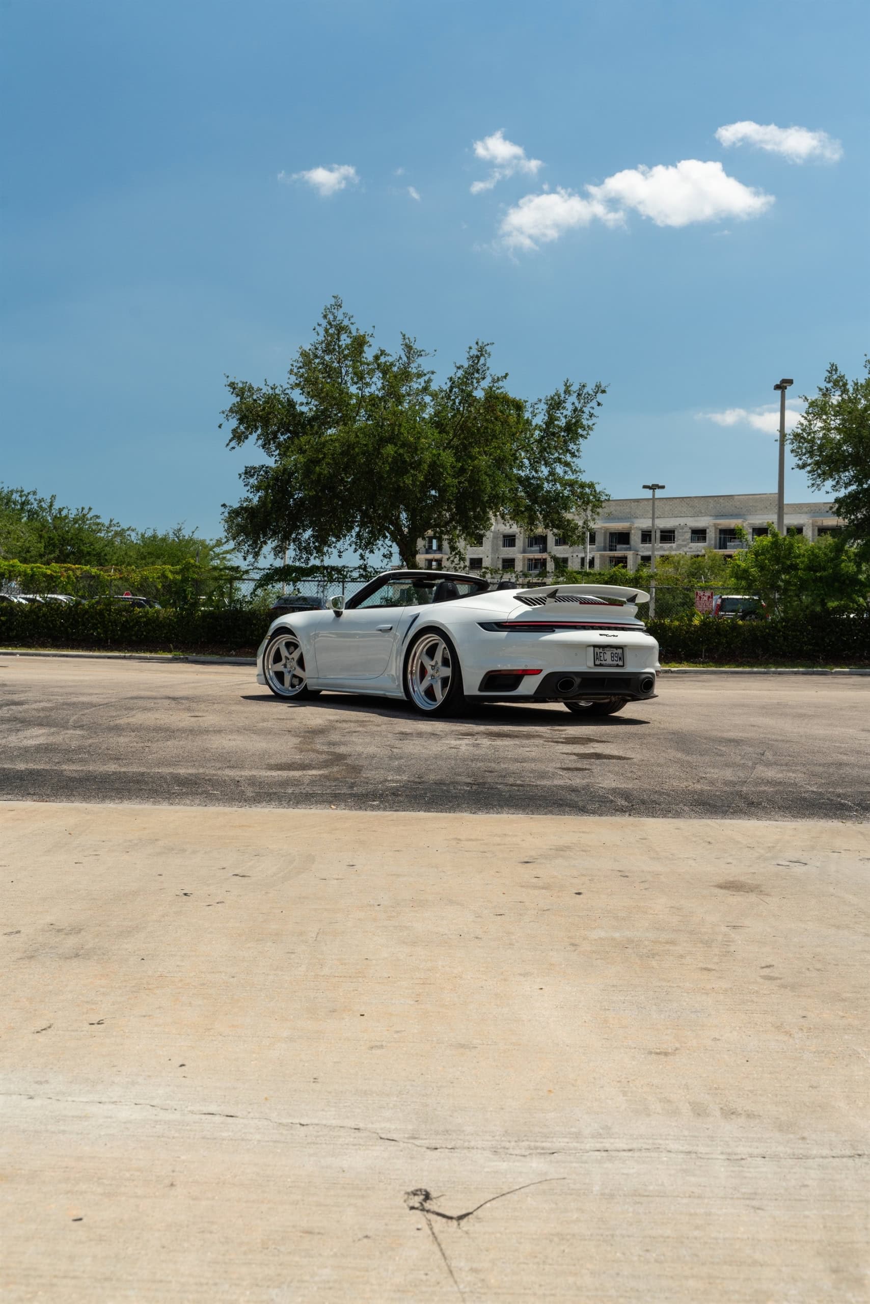 Porsche 992 Turbo S on HRE 527 FMR