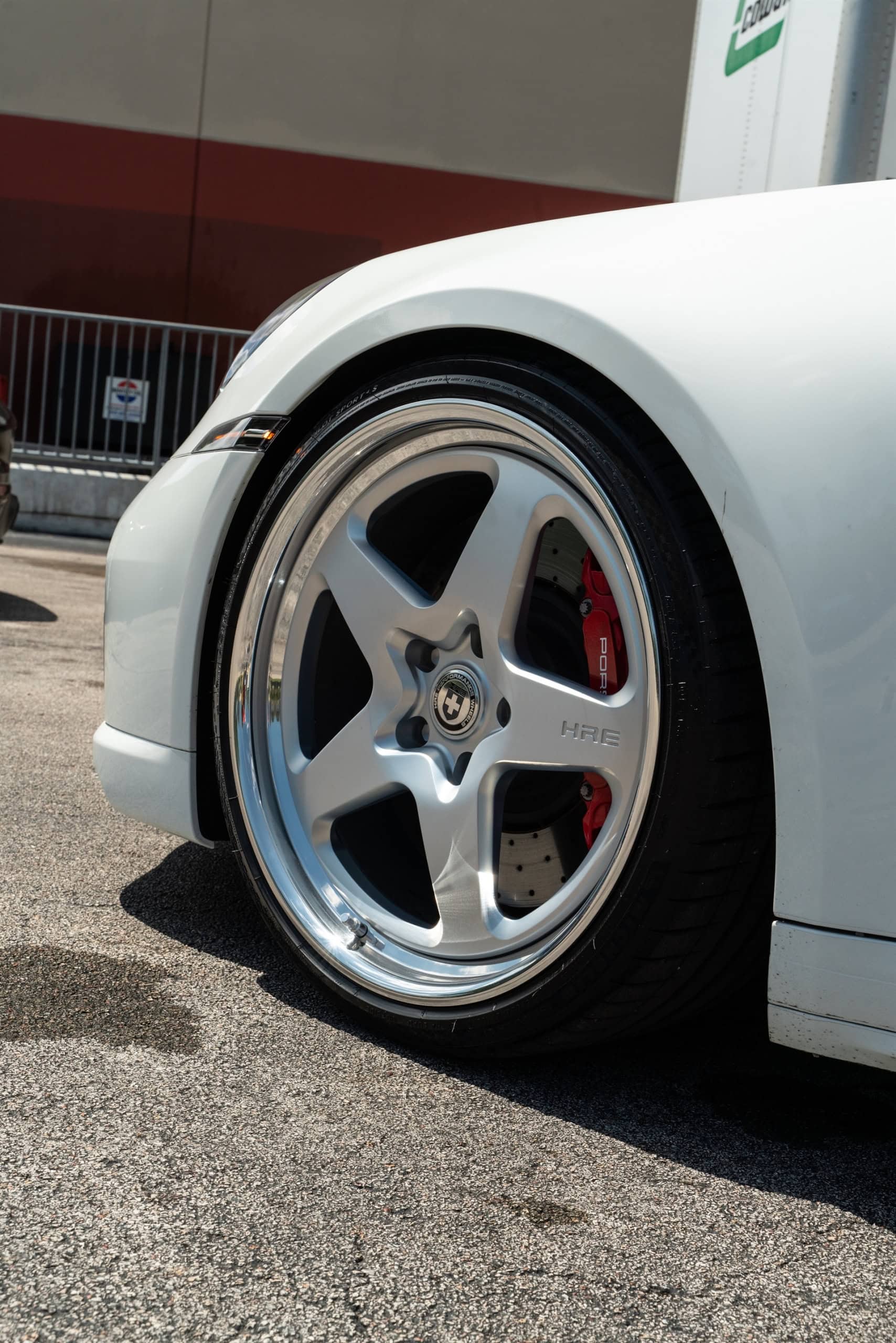 Porsche 992 Turbo S on HRE 527 FMR