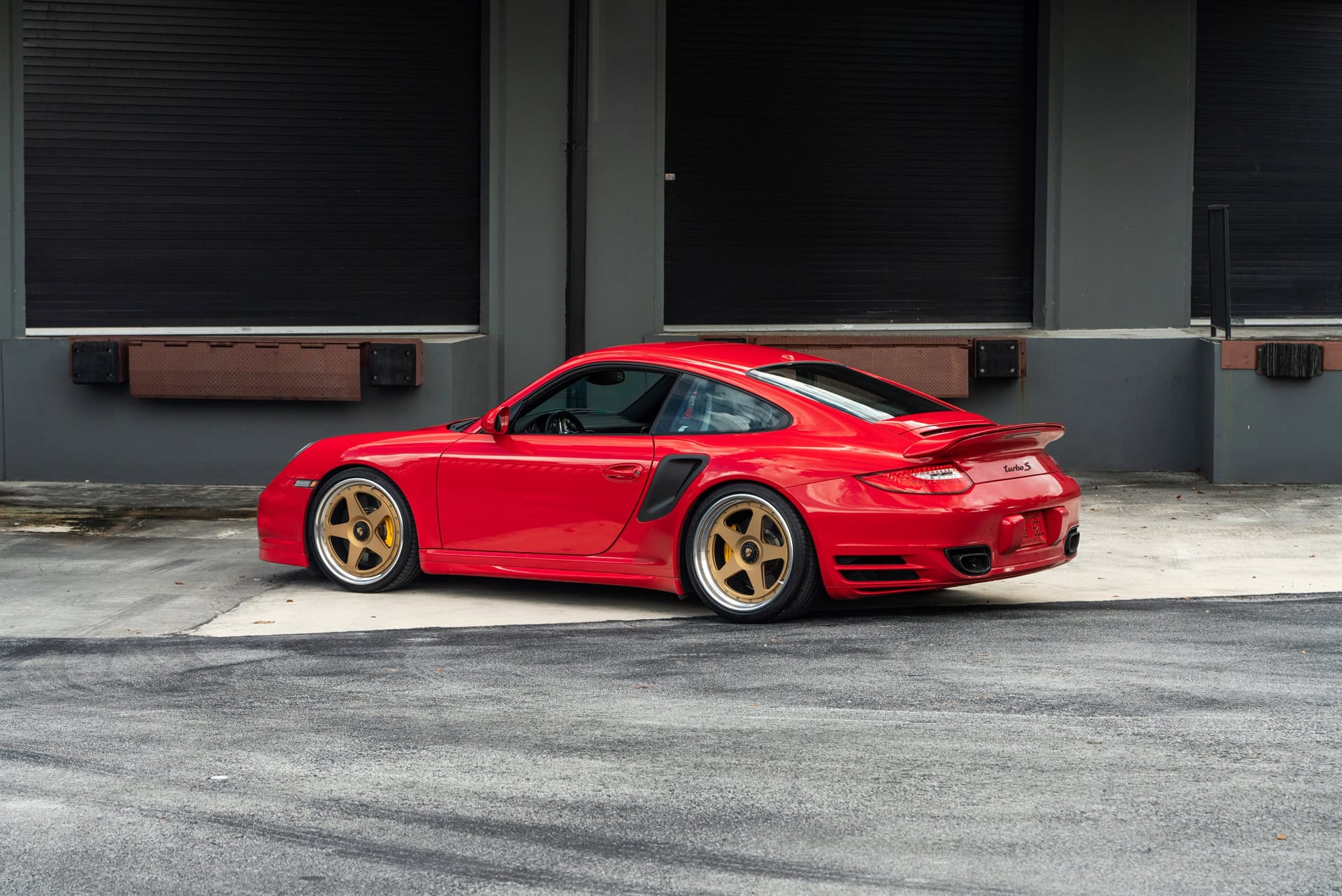 Porsche 997 Turbo S | Guards Red | on 1886 S005 Wheels | Satin Gold