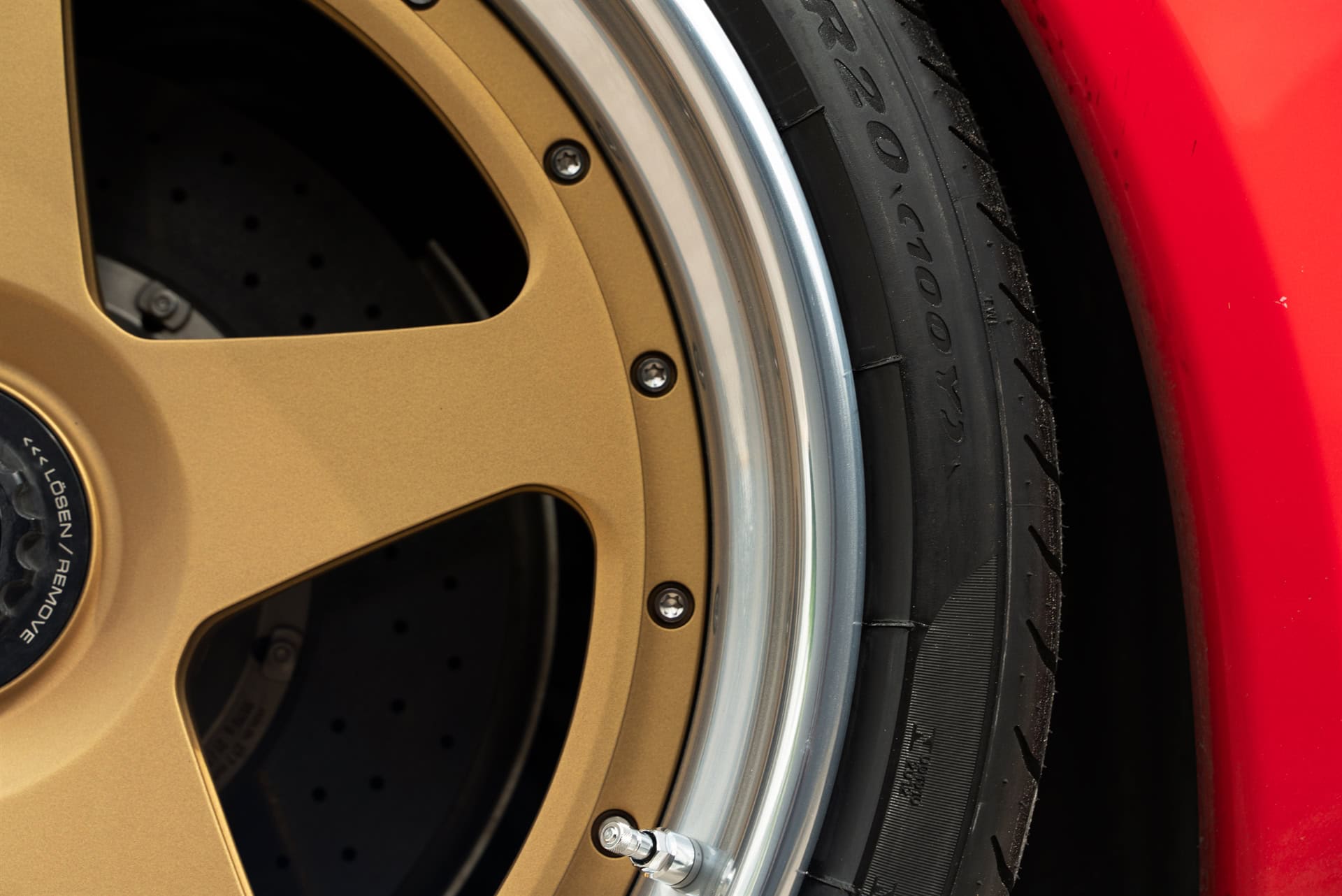 Porsche 997 Turbo S | Guards Red | on 1886 S005 Wheels | Satin Gold