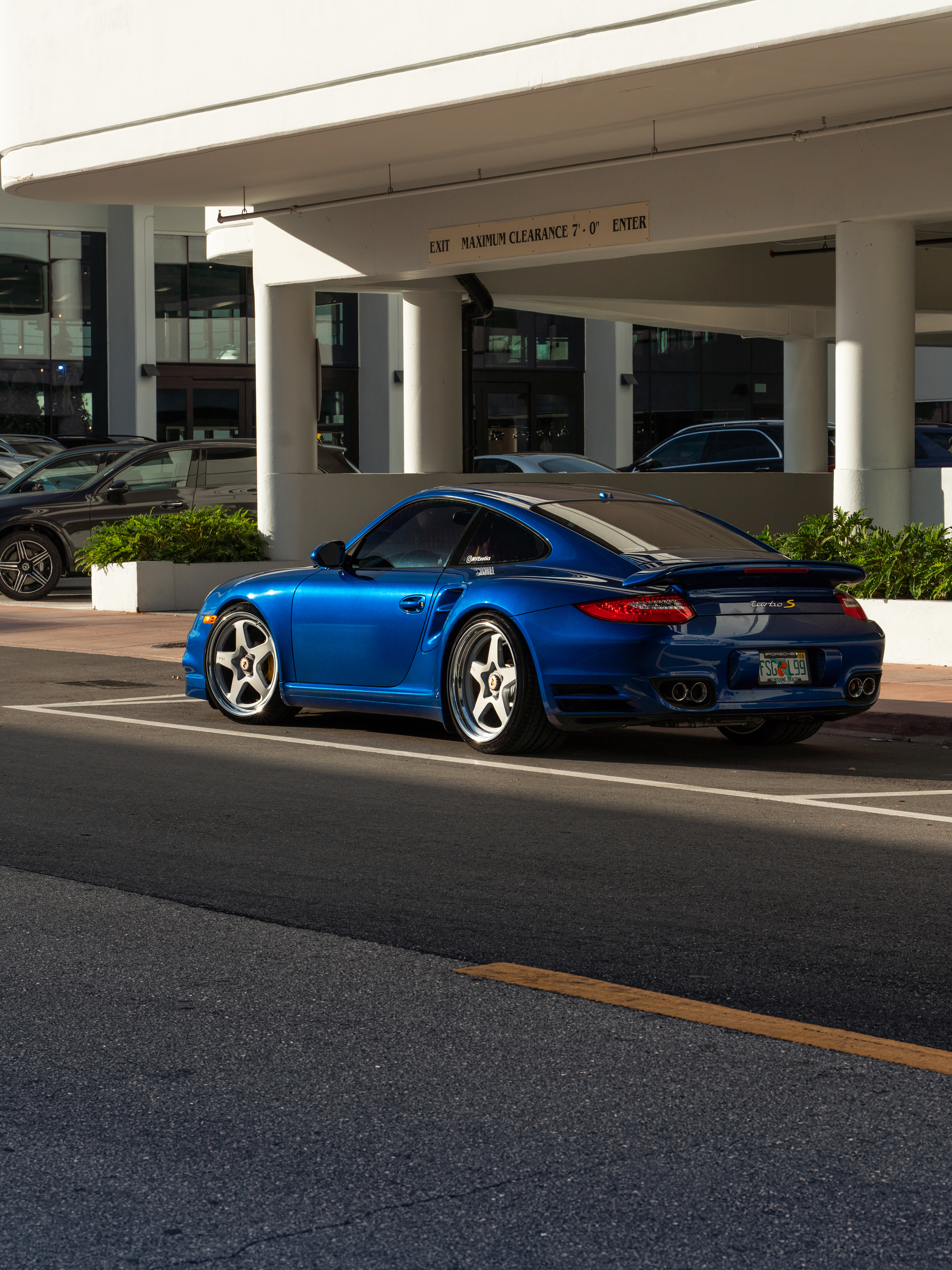 Porsche 997 Turbo | Aqua Blue Metallic | HRE 527 FMR