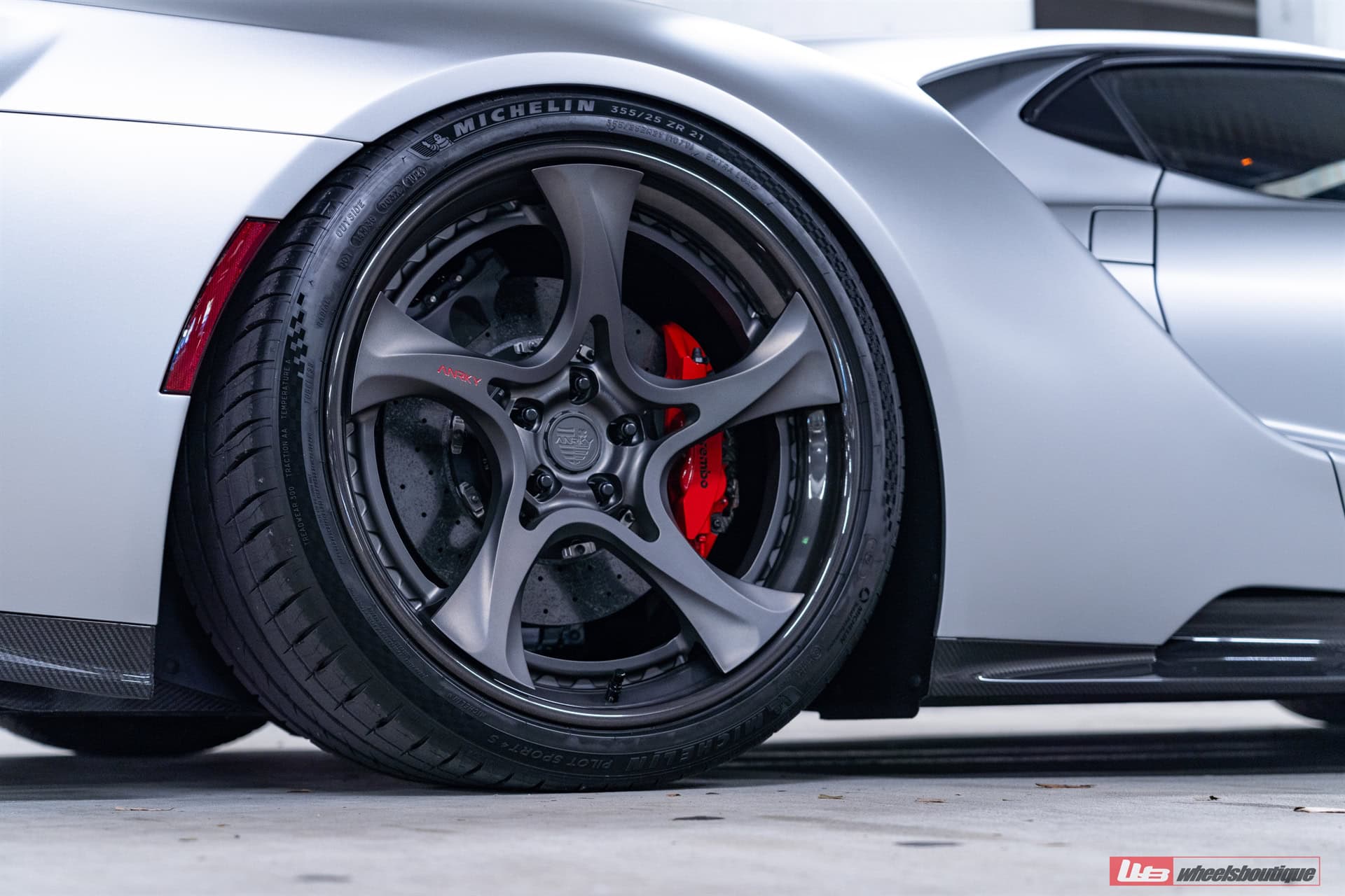Ford GT Carbon Series – XR|Series XR-305