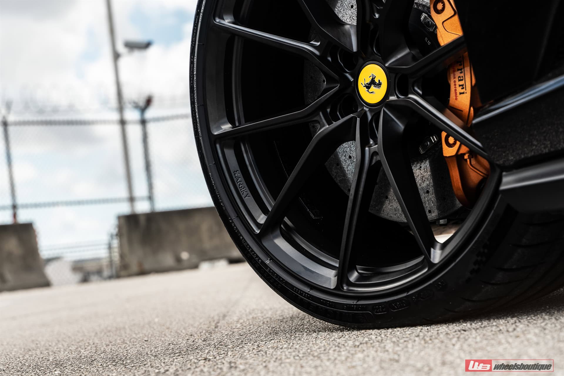 ANRKY AN12 | Ferrari 812 GTS 2
