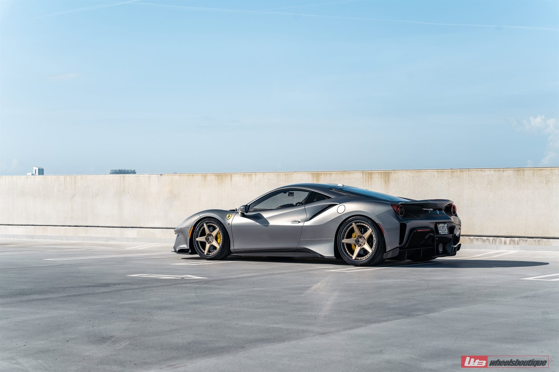 Photo 21 of Ferrari 488 Pista | Grigio Silverstone | on ANRKY RS5.3C | Satin Brushed Champagne