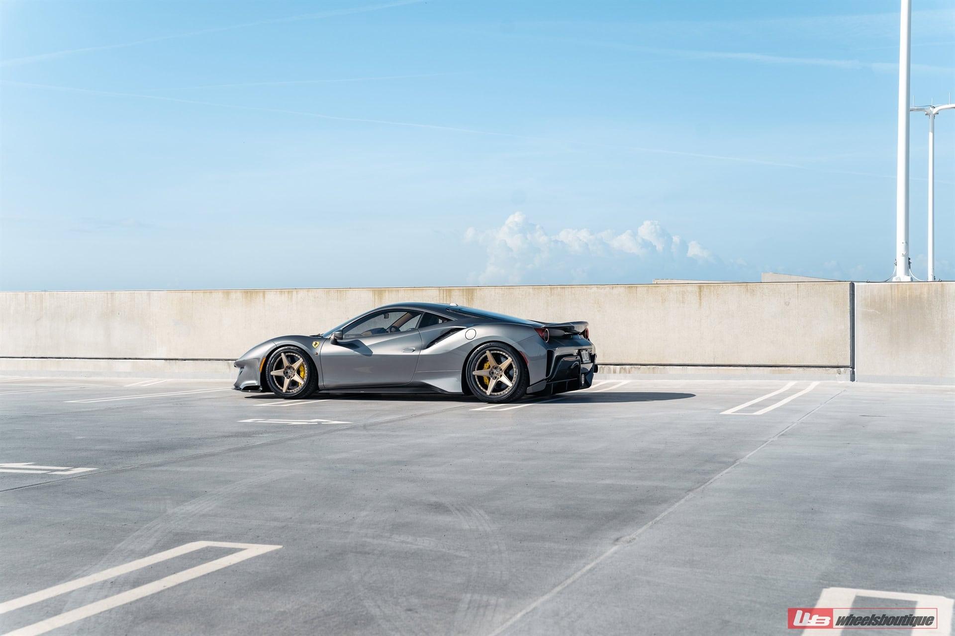 Photo 23 of Ferrari 488 Pista | Grigio Silverstone | on ANRKY RS5.3C | Satin Brushed Champagne