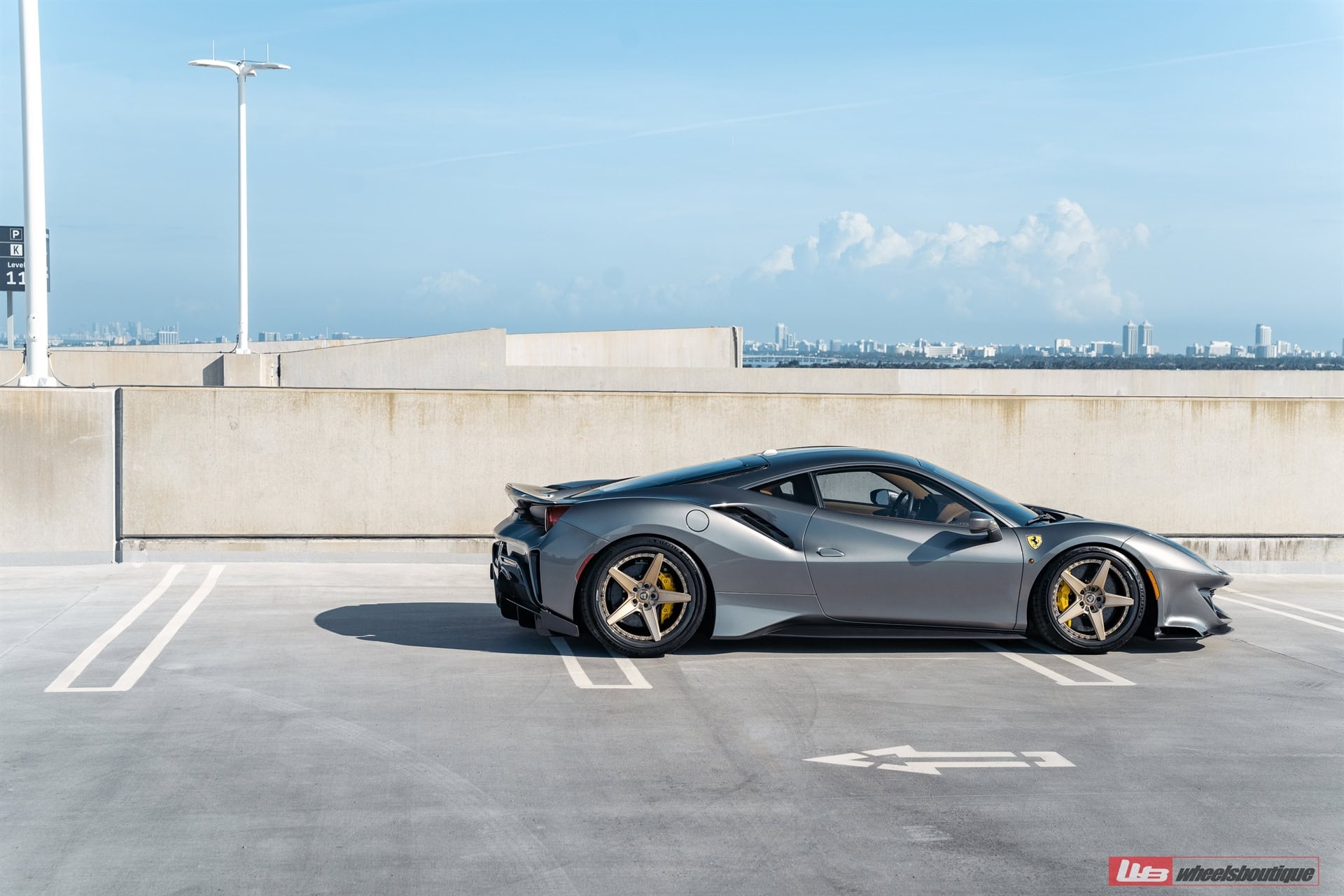 Photo 24 of Ferrari 488 Pista | Grigio Silverstone | on ANRKY RS5.3C | Satin Brushed Champagne