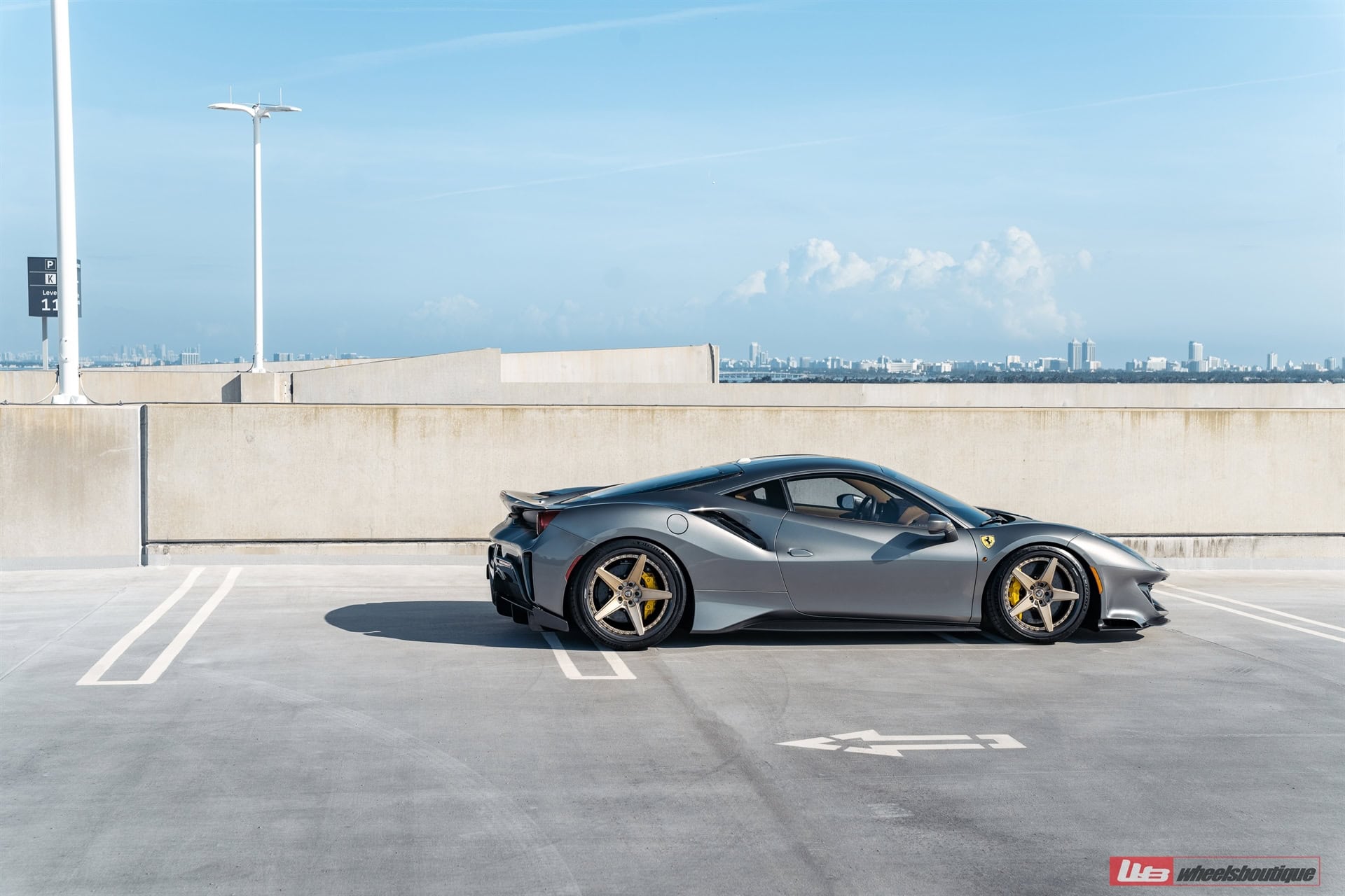 Photo 25 of Ferrari 488 Pista | Grigio Silverstone | on ANRKY RS5.3C | Satin Brushed Champagne
