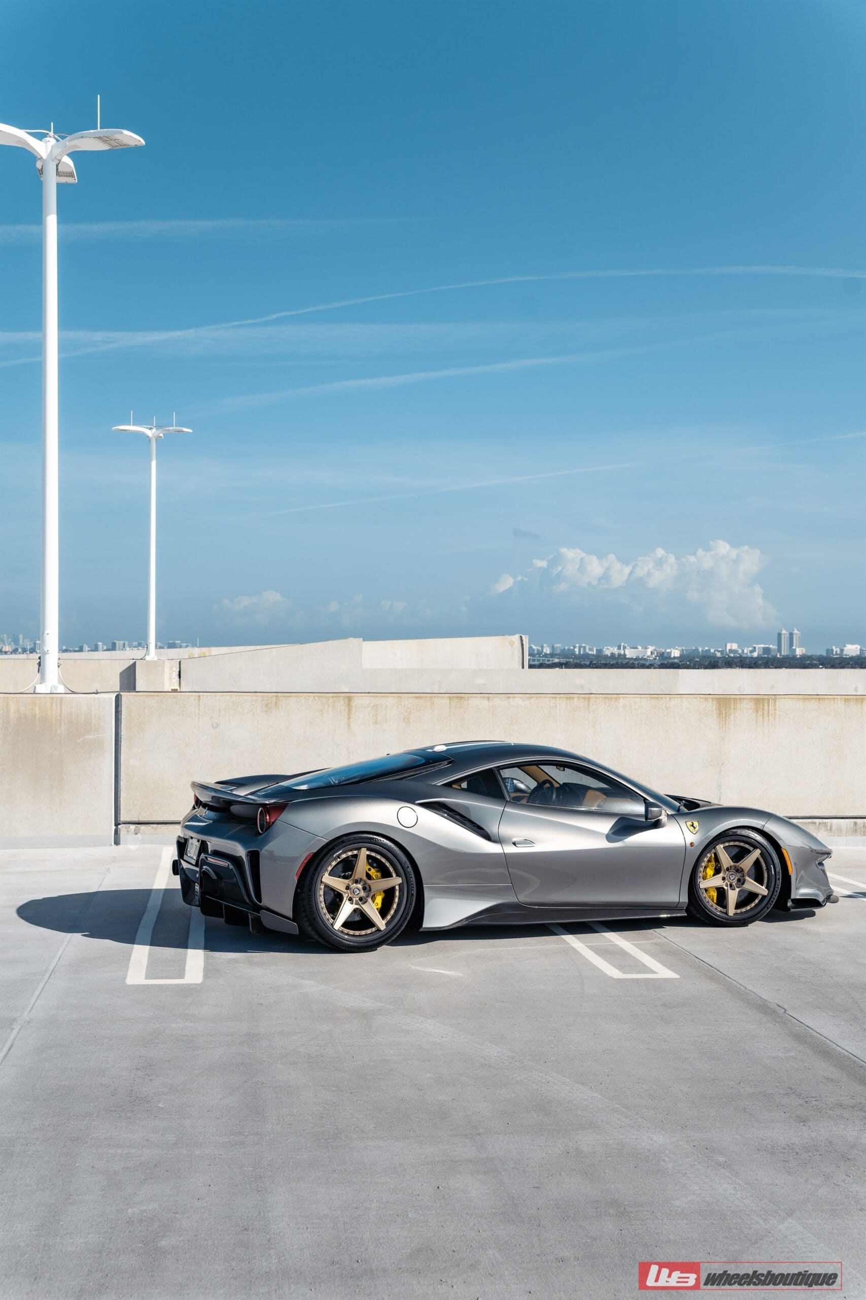 Photo 27 of Ferrari 488 Pista | Grigio Silverstone | on ANRKY RS5.3C | Satin Brushed Champagne