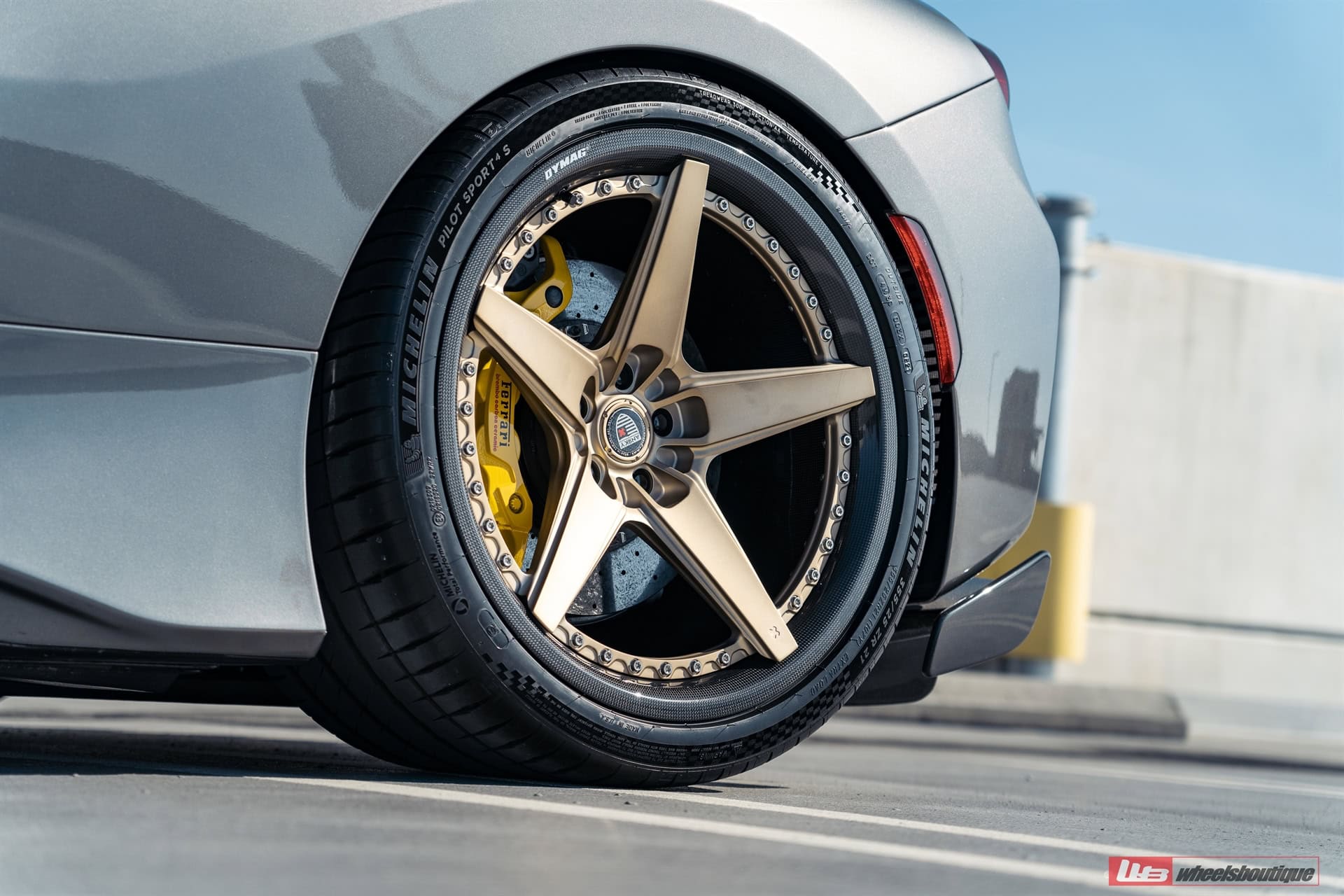 Photo 33 of Ferrari 488 Pista | Grigio Silverstone | on ANRKY RS5.3C | Satin Brushed Champagne
