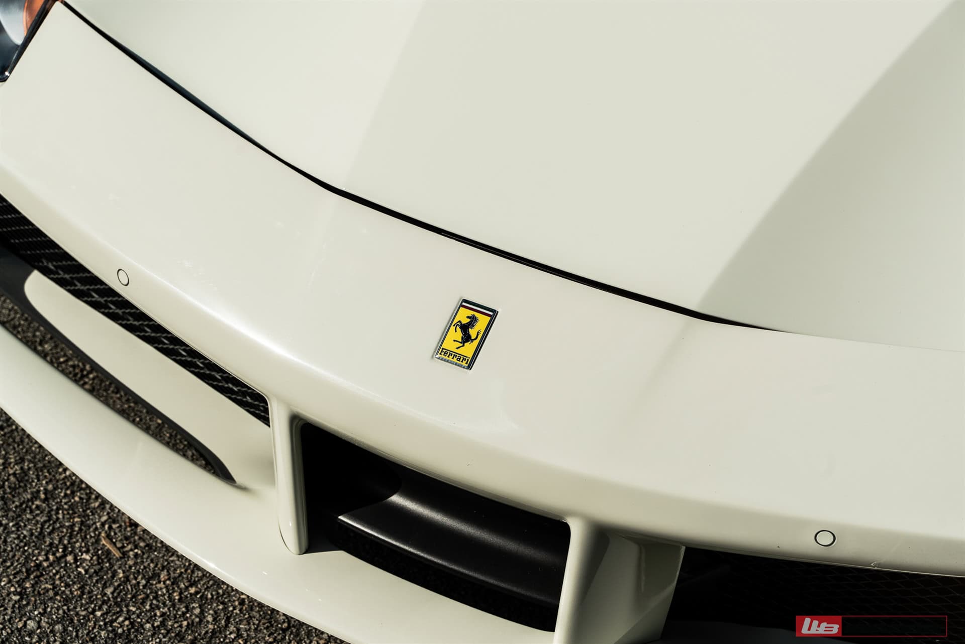 Photo 32 of Ferrari 488 GTB | Bianco Fuji | on ANRKY S1-X3 | Brushed Clear
