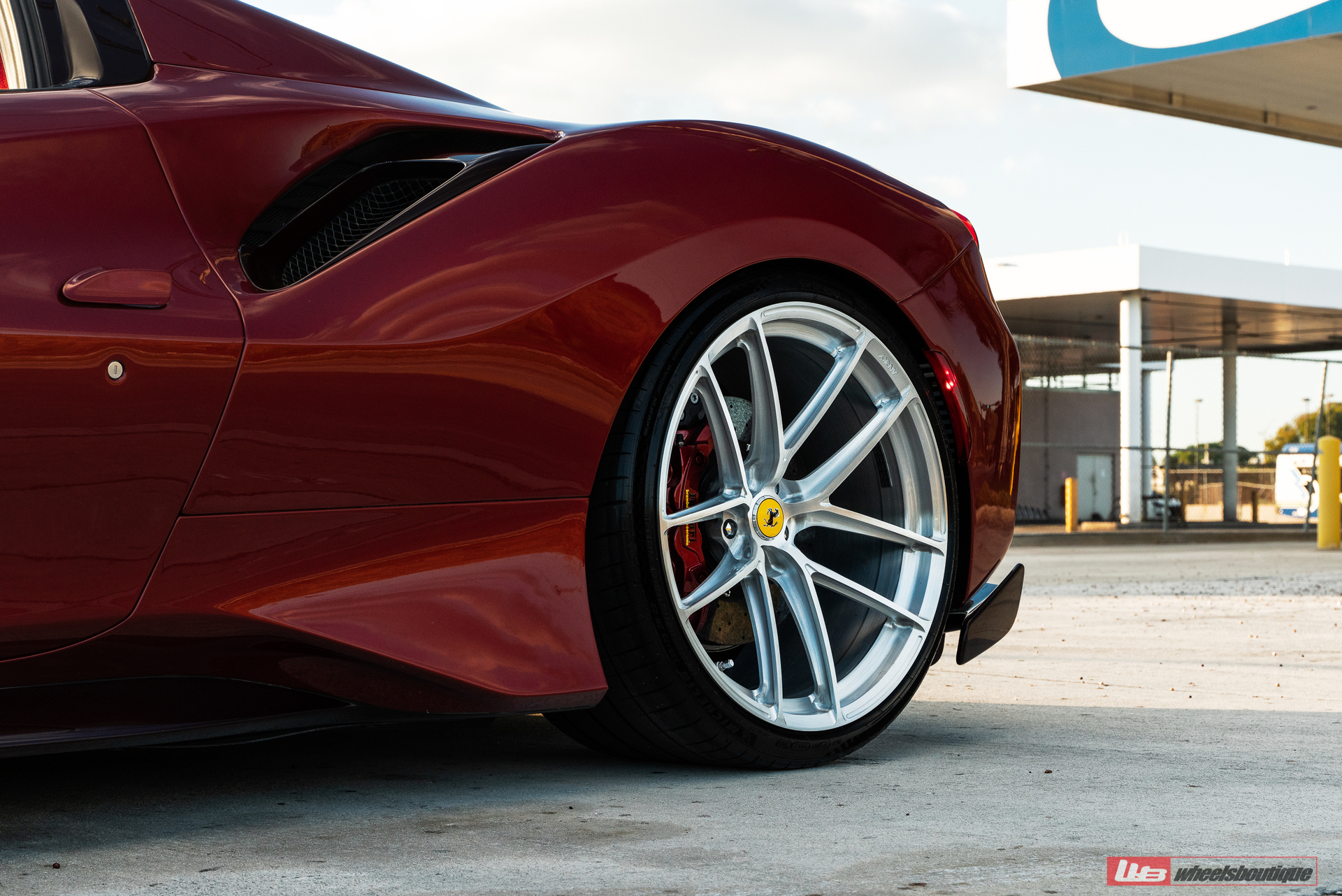 Ferrari 488 Pista | Rosso Fiorano | on ANRKY XR-01 Ultralight | Brushed Clear