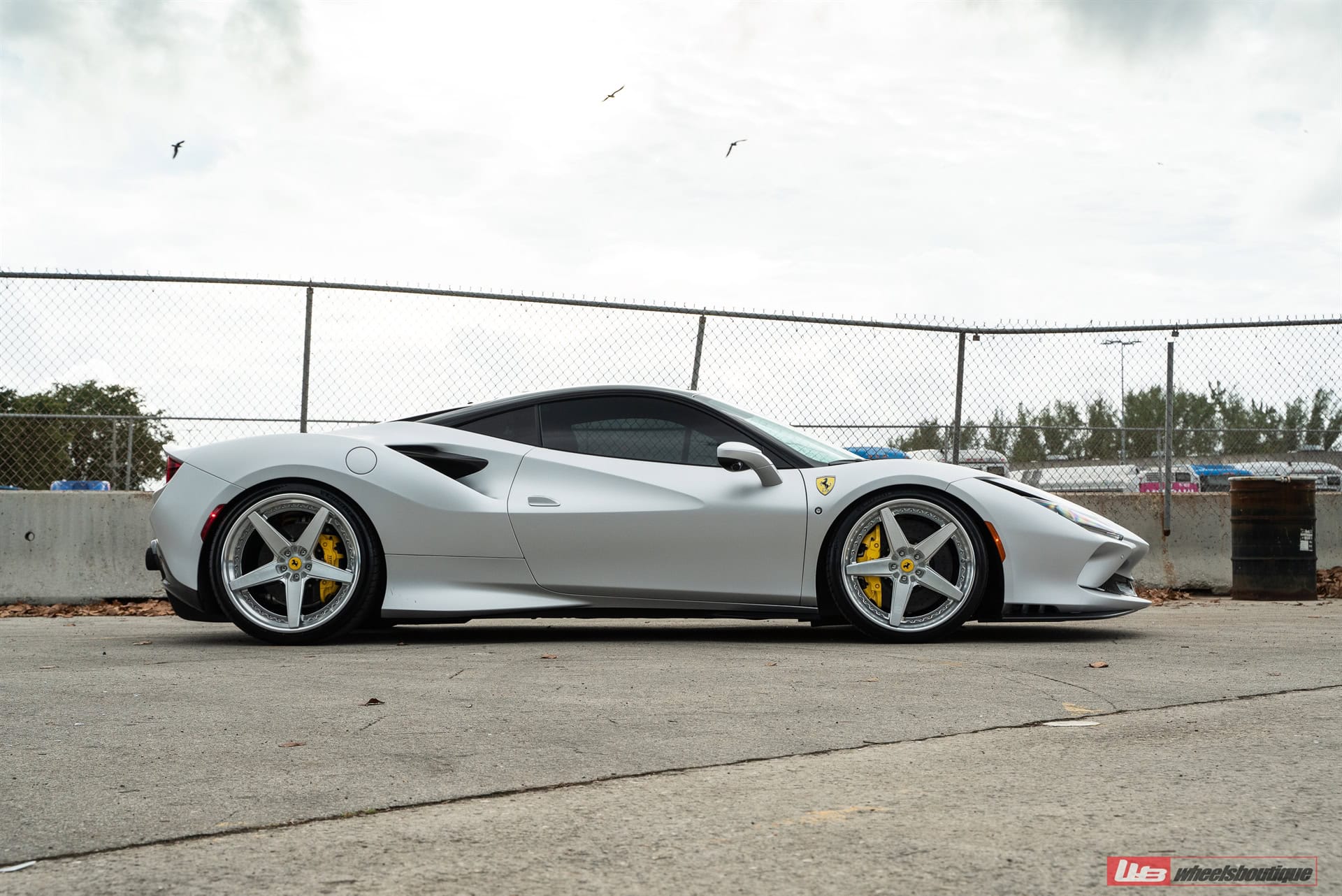 Ferrari F8 on ANRKY RS5.3 RETROSeries