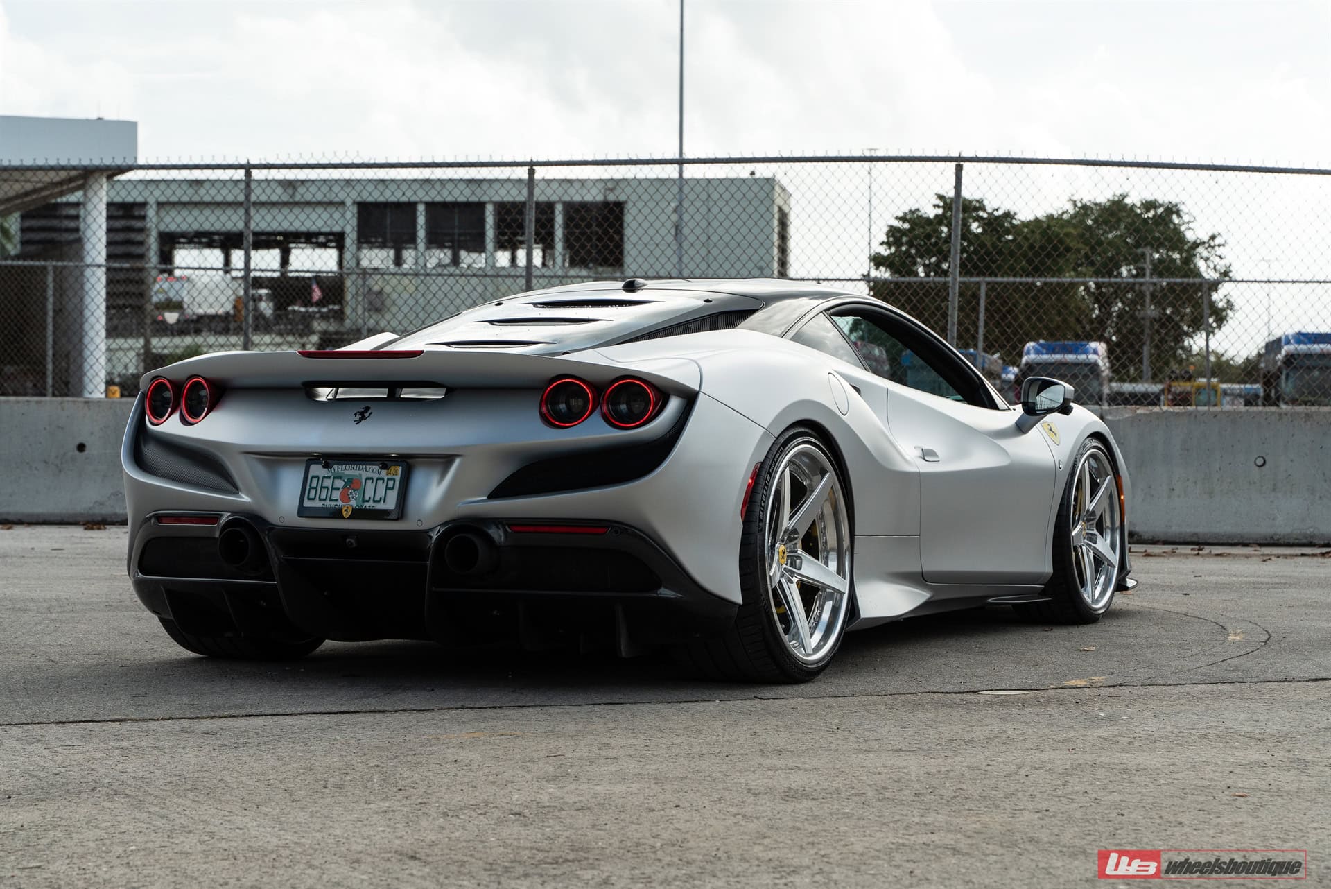 Ferrari F8 on ANRKY RS5.3 RETROSeries