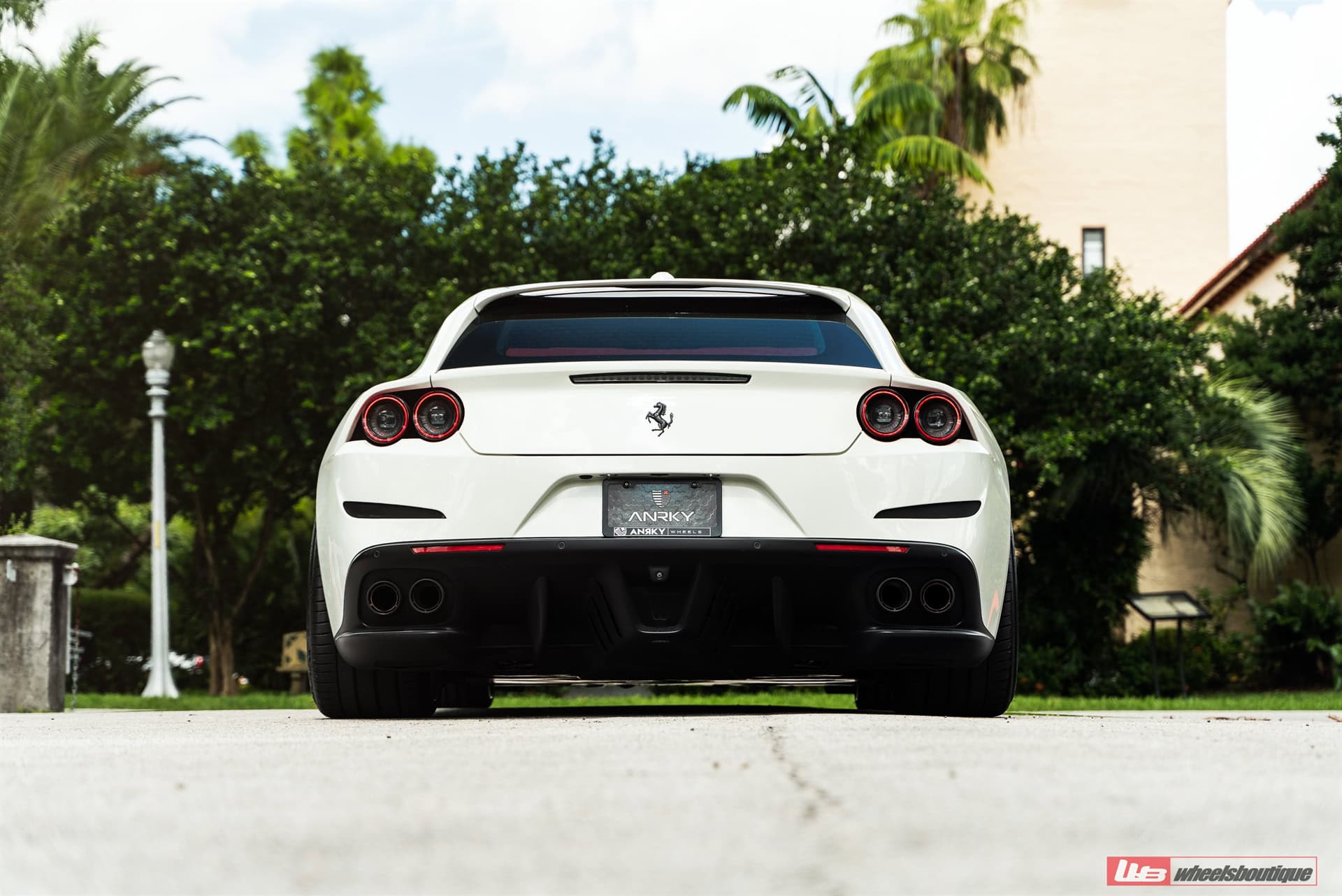Ferrari GTC4 Lusso – AN28 SeriesTWO