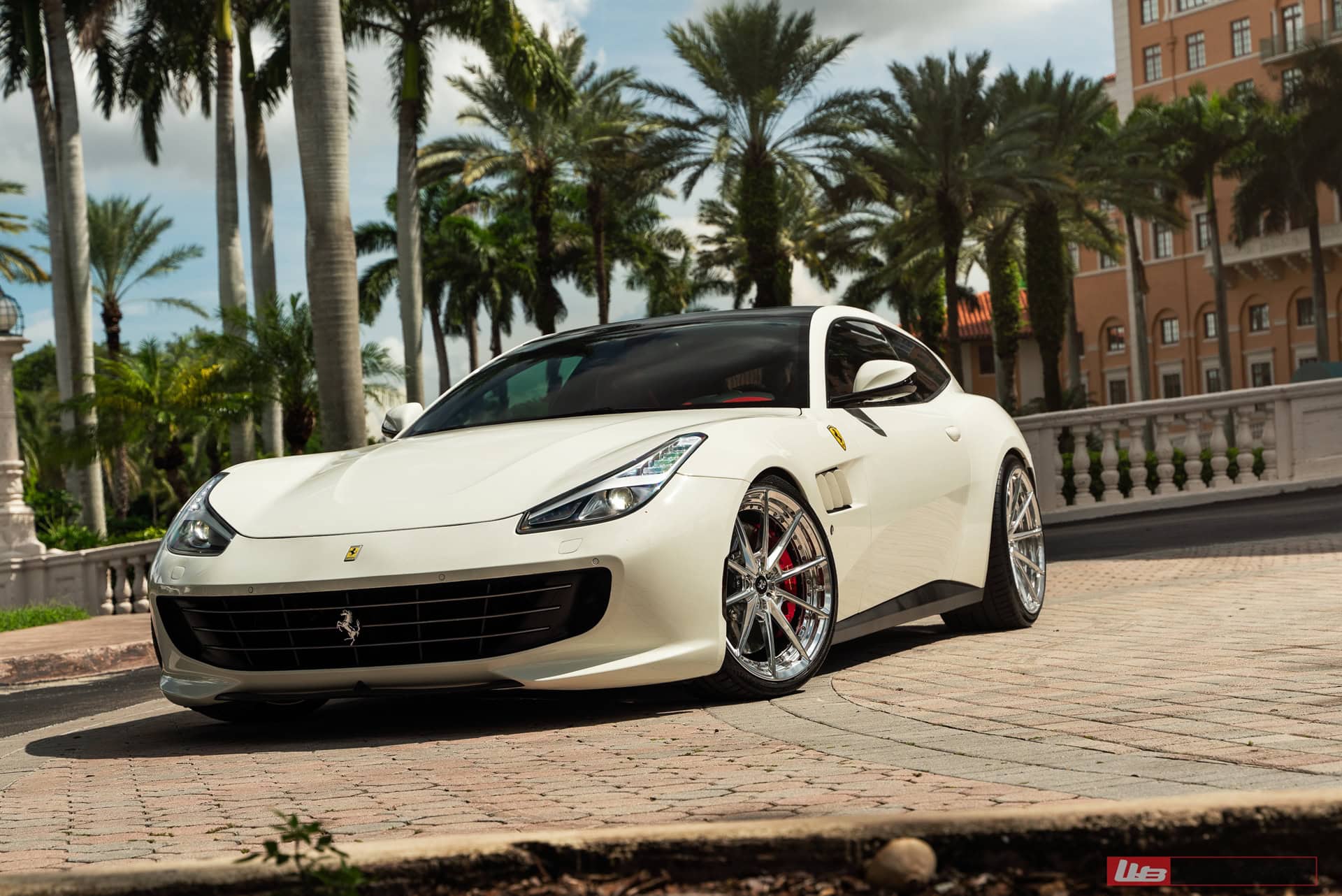 Ferrari GTC4 Lusso – AN28 SeriesTWO