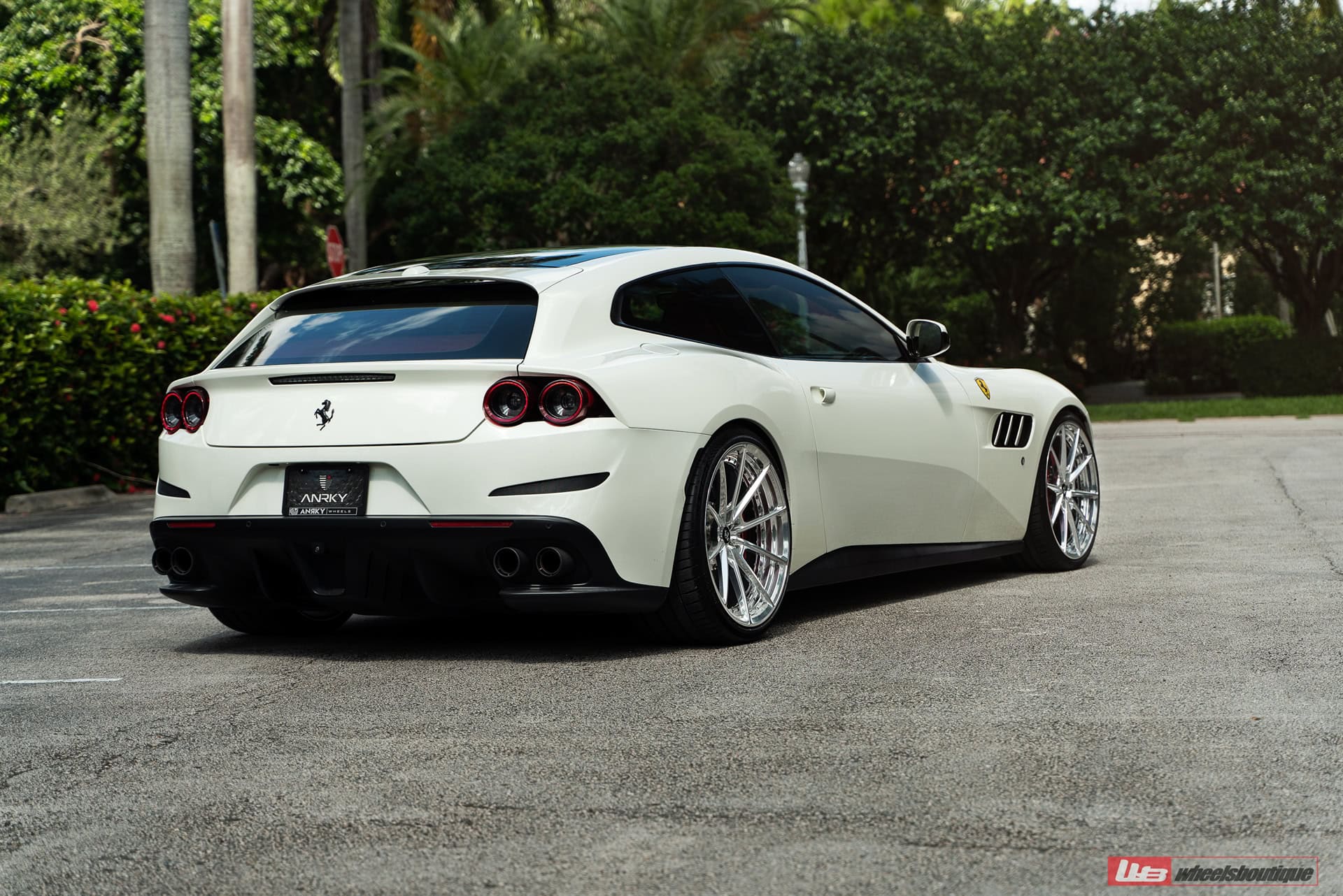 Ferrari GTC4 Lusso – AN28 SeriesTWO