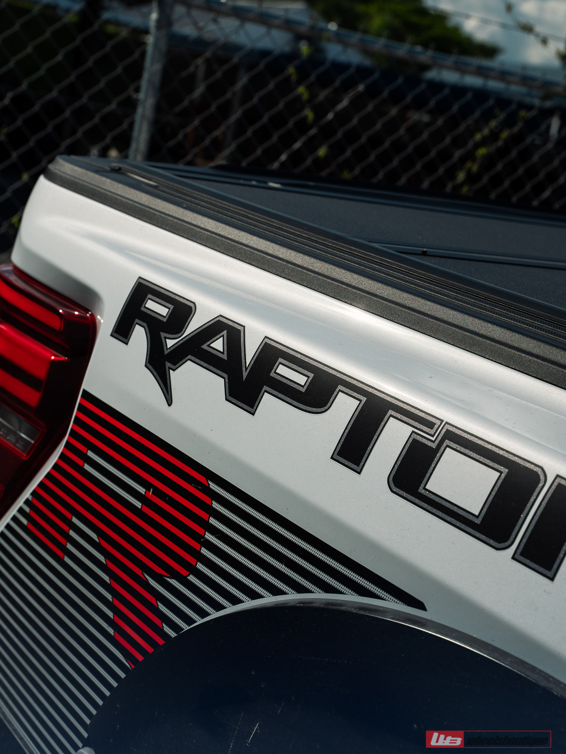 Ford F150 Raptor R | Space White Metallic | on ANRKY AN36-O | Satin Black