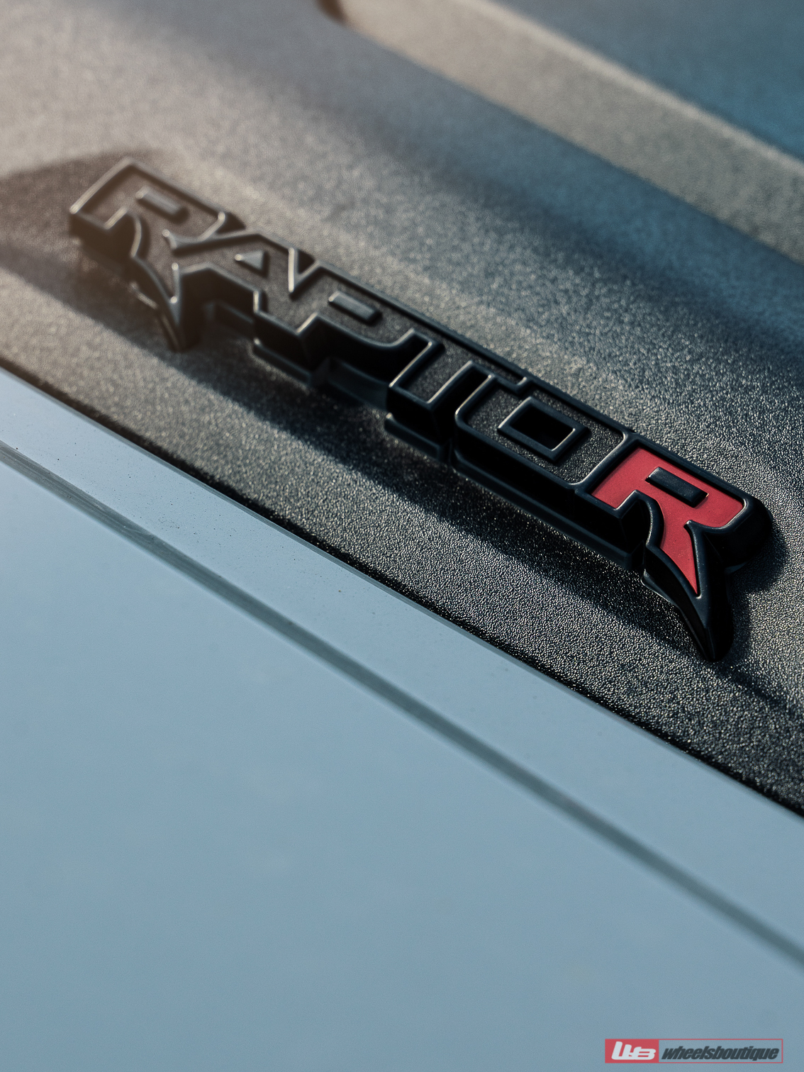 Ford F150 Raptor R | Space White Metallic | on ANRKY AN36-O | Satin Black