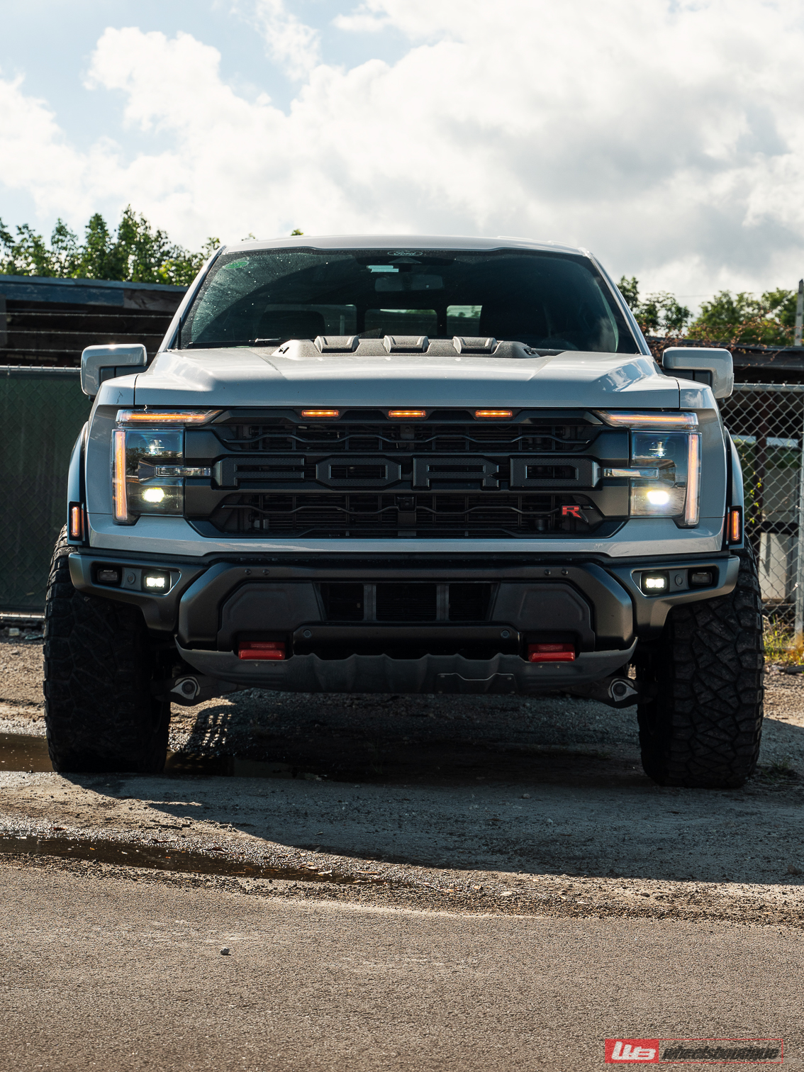 Ford F150 Raptor R | Space White Metallic | on ANRKY AN36-O | Satin Black