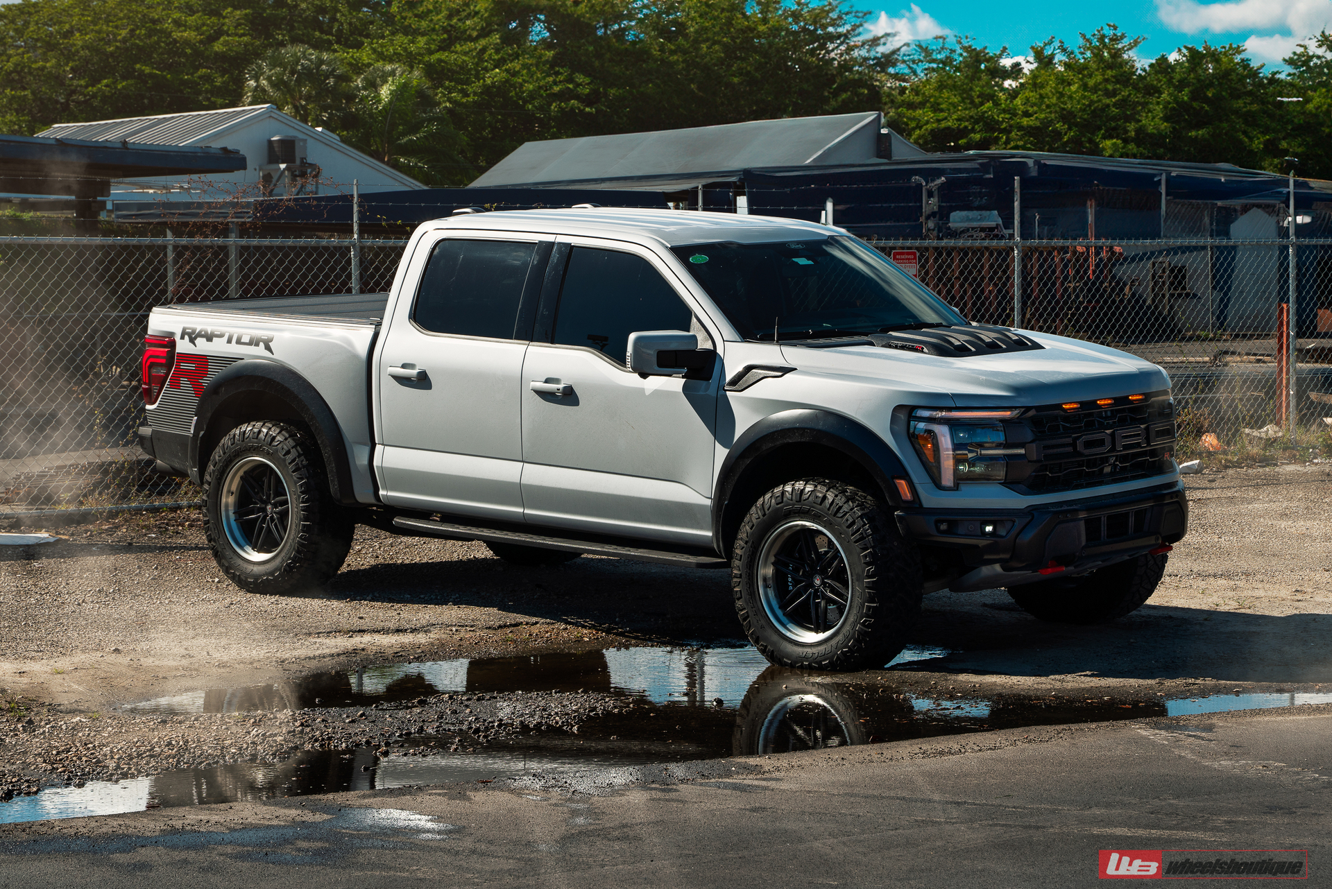 Ford F150 Raptor R | Space White Metallic | on ANRKY AN36-O | Satin Black