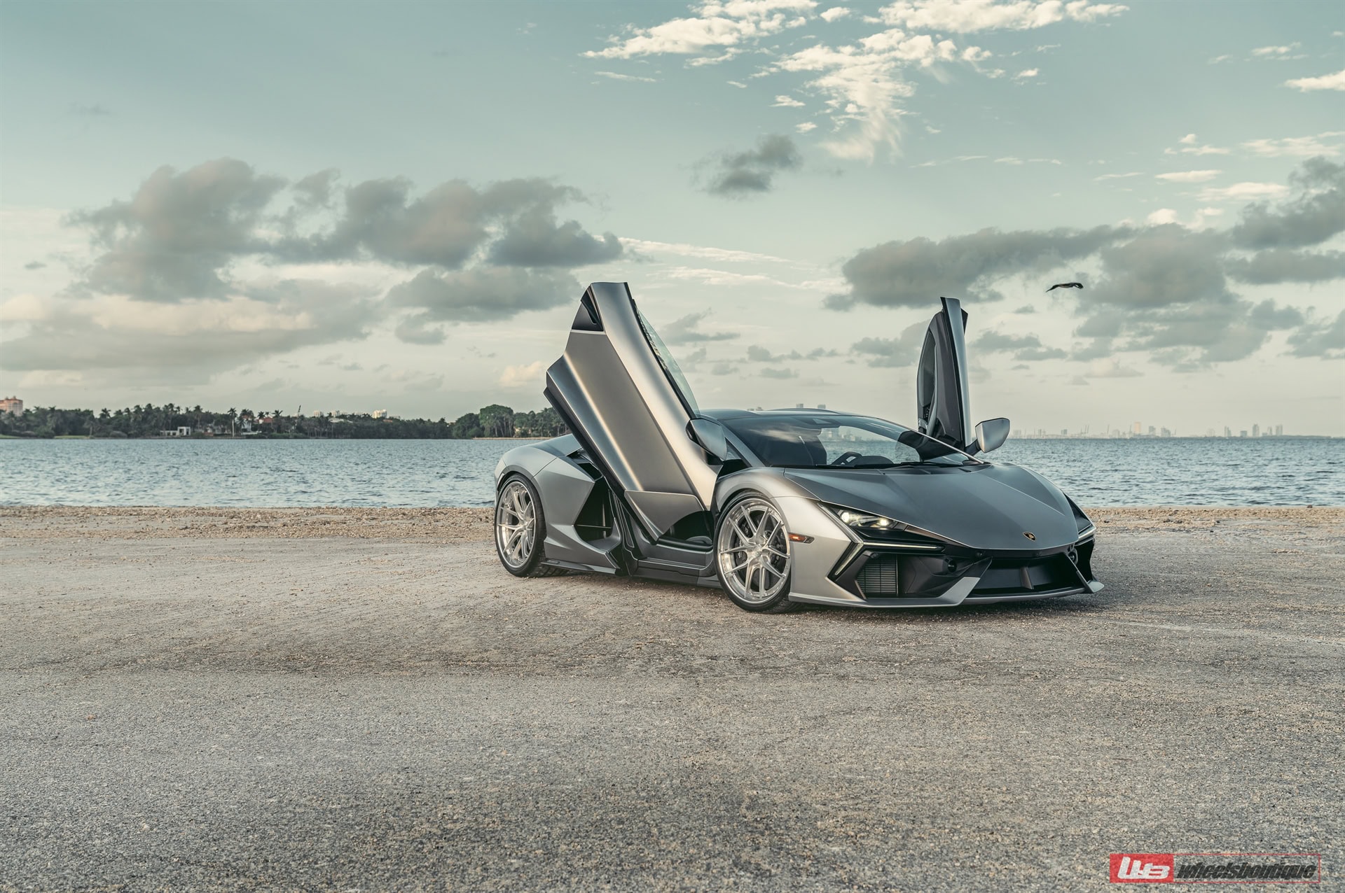 Lamborghini Revuelto on ANRKY XR-301