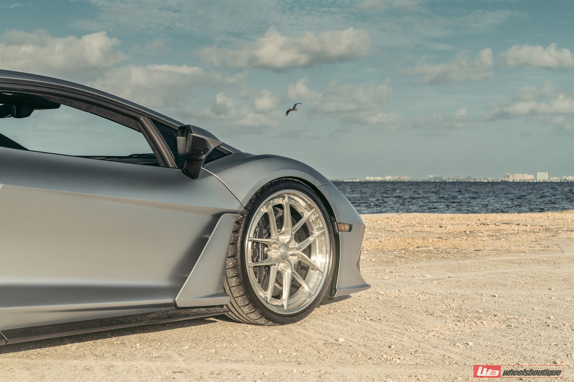 Lamborghini Revuelto on ANRKY XR-301