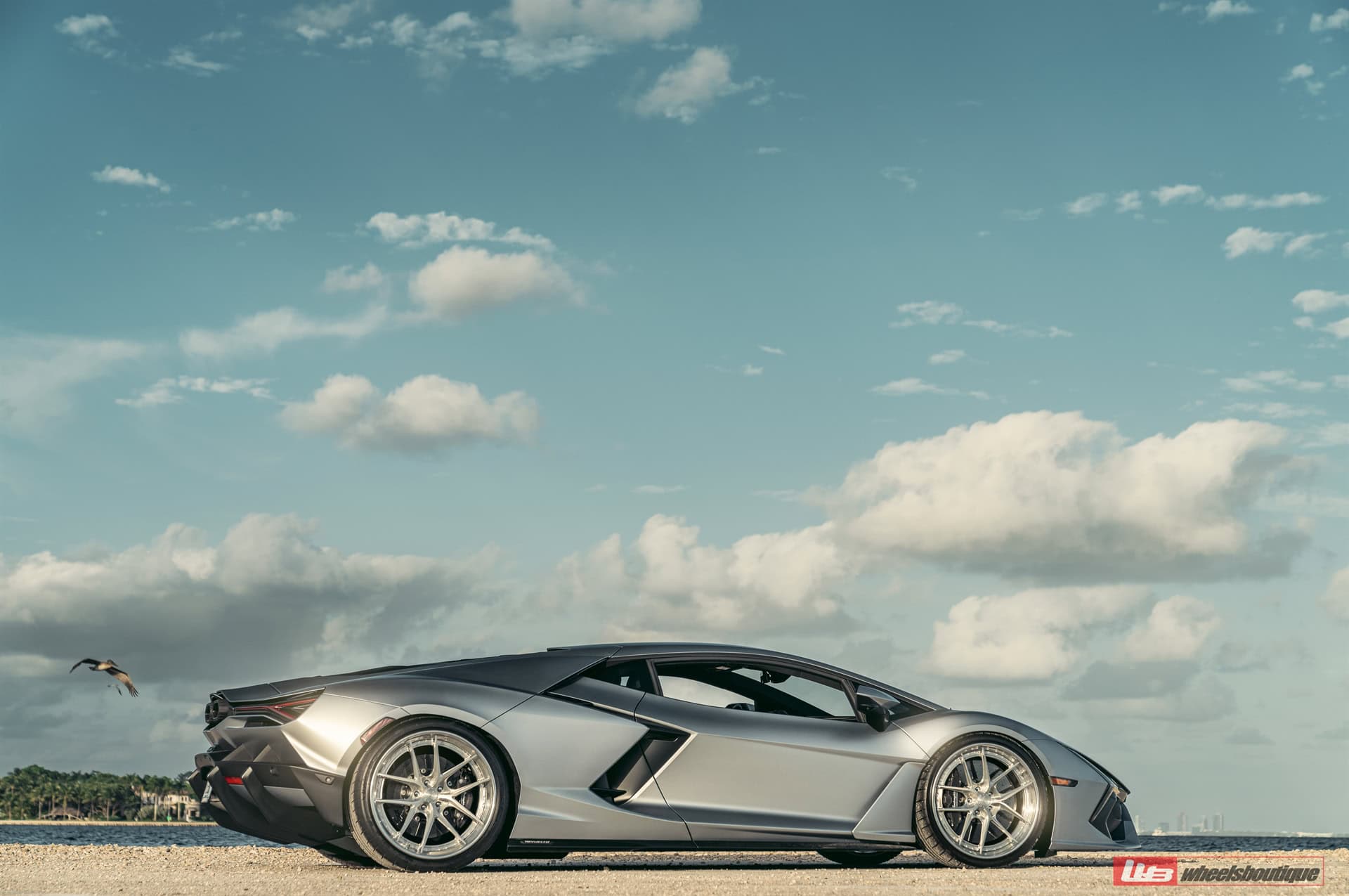 Lamborghini Revuelto on ANRKY XR-301
