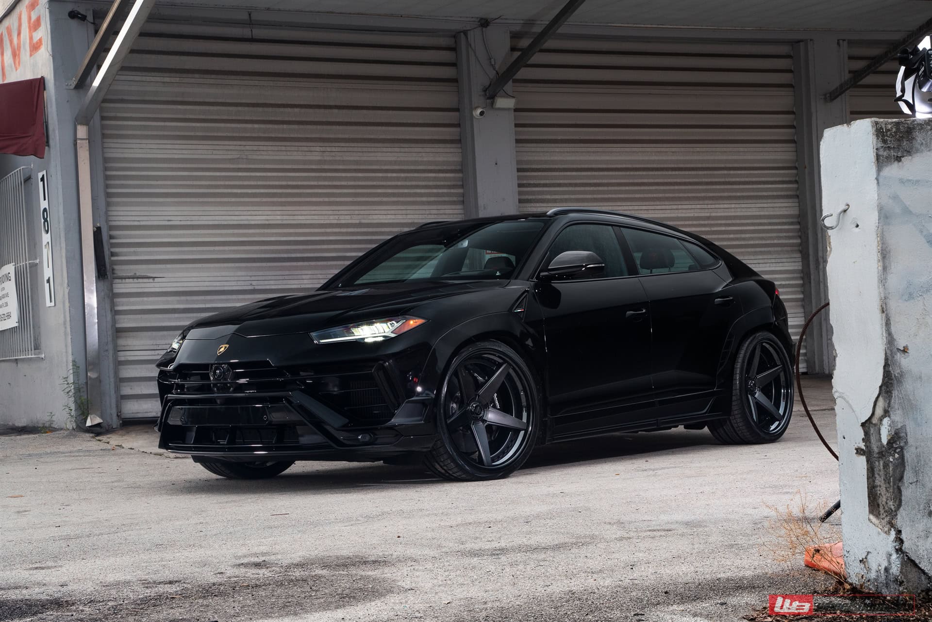 Photo 24 of Lamborghini Urus S | Nero Aldebaran | ANRKY RS5.3 | Satin Black | Novitec Essteso Widebody Kit